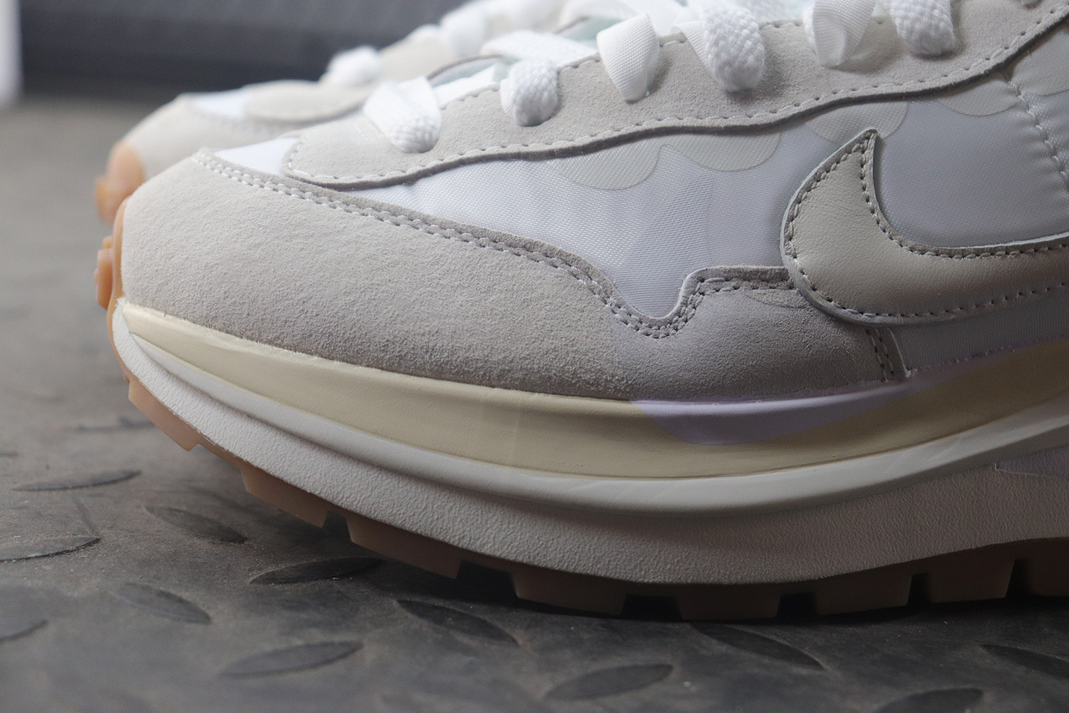 Nike Vaporwaffle Sacai Sail Gum