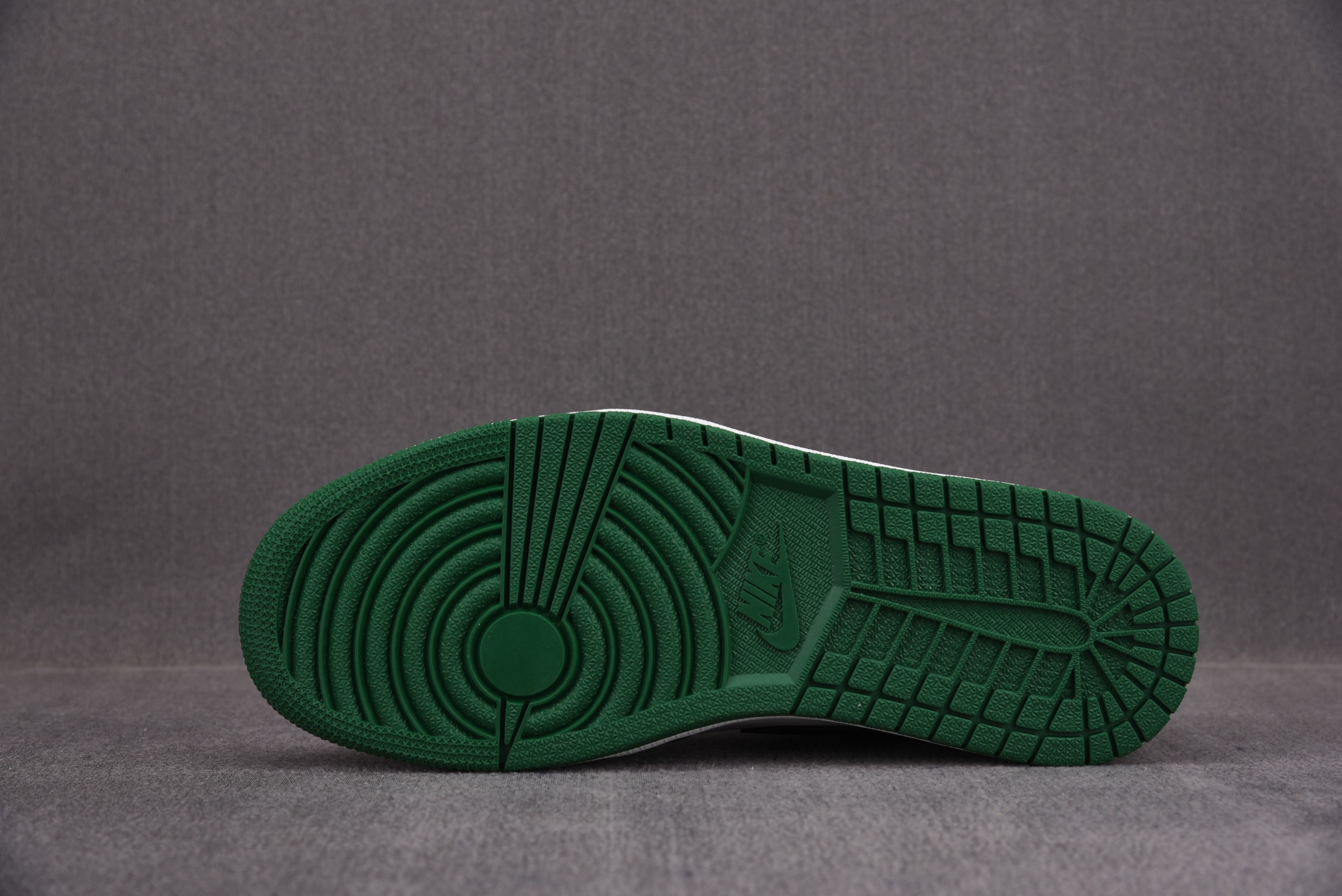 Jordan 1 Low Pine Green