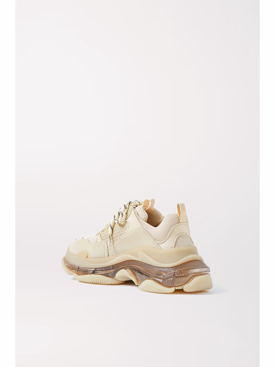 Triple S Clear Sole Logoborduurbaar Kunstleer en Mesh Sneakers Beige