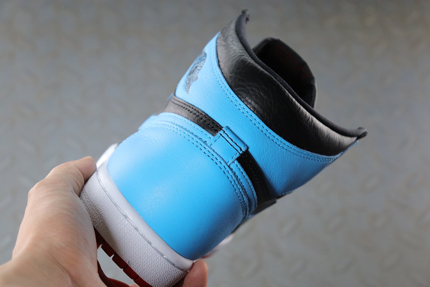 Air Jordan 1 High OG WMNS “UNC to Chicago”