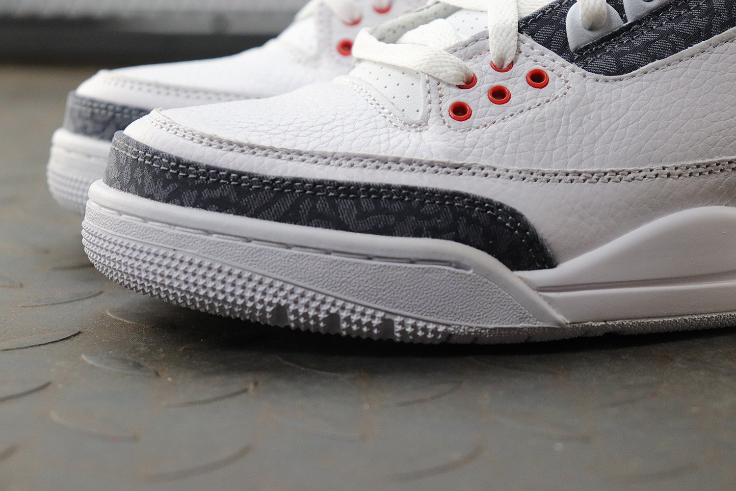 Jordan 3 Retro SE Fire Red Denim