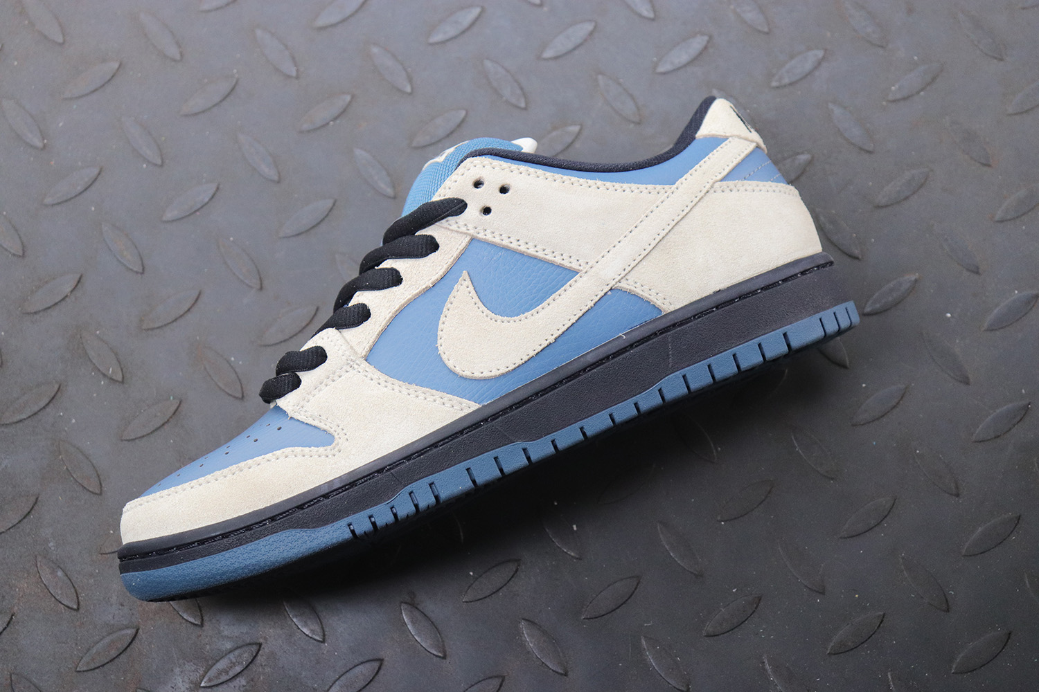 Nike SB Dunk Low Pro Thunderstorm