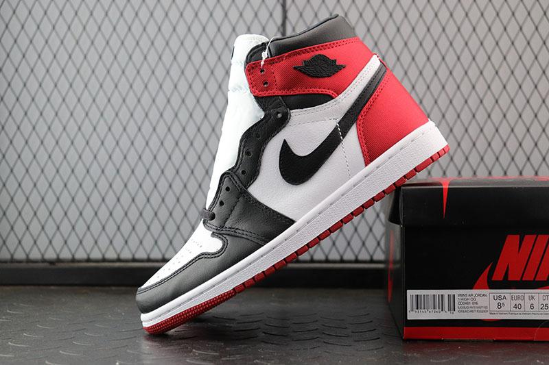 Jordan 1 Retro Black Toe(2016)