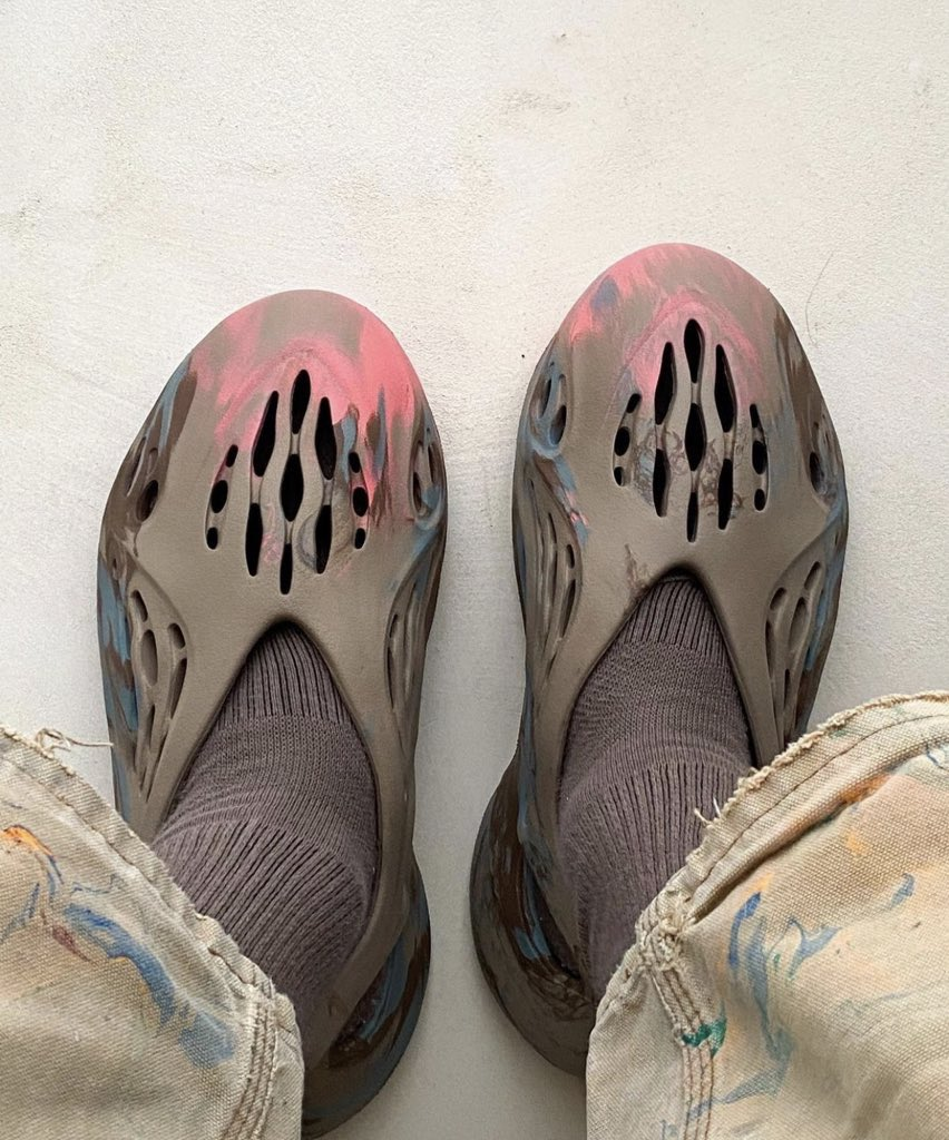 adidas Yeezy Foam RNNR MX Sand Grey (One Size Smaller!!)