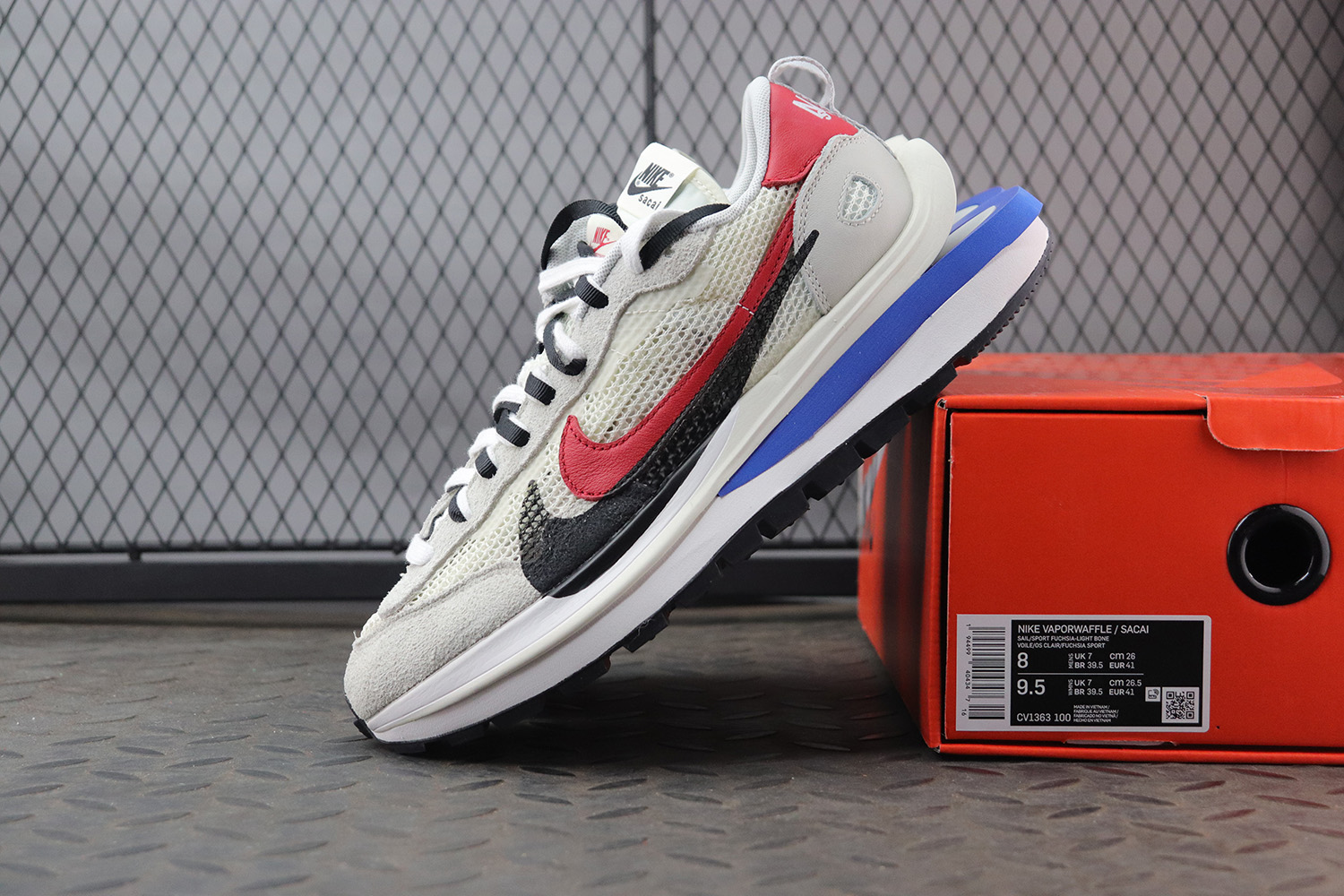 Nike VaporWaffle Sacai Sport Fuchsia