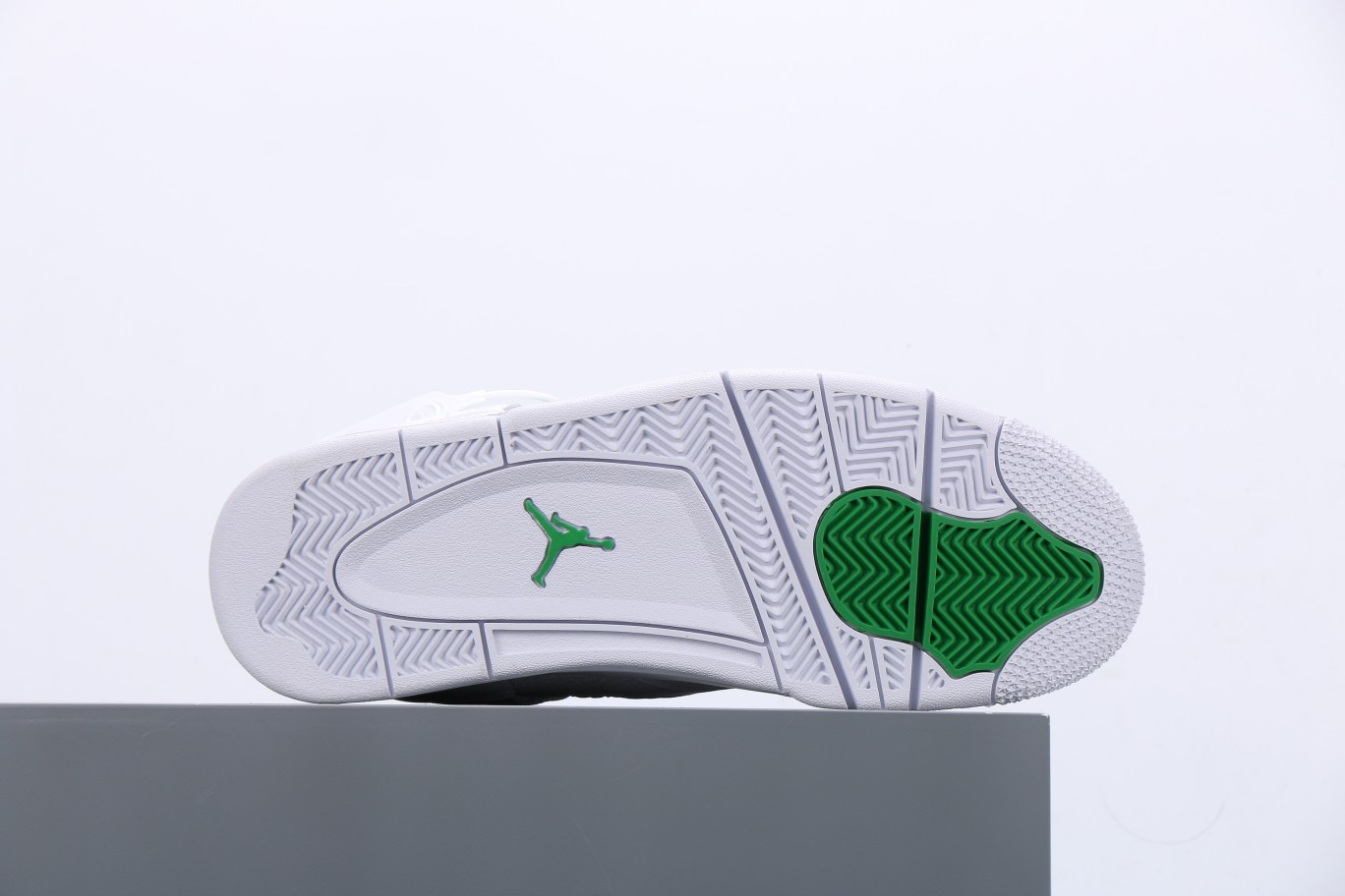 Jordan 4 Retro Metallic Green