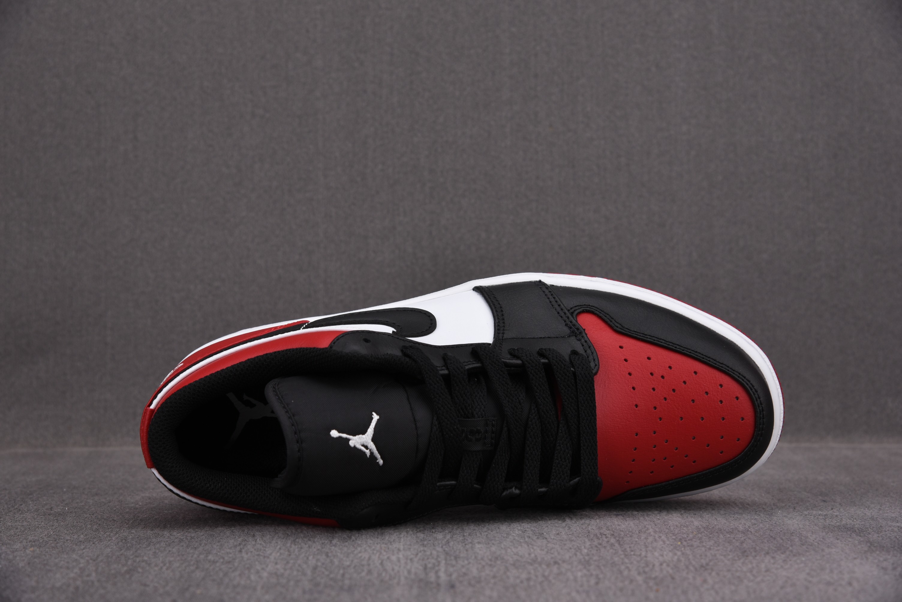 Jordan 1 Low Bred Toe