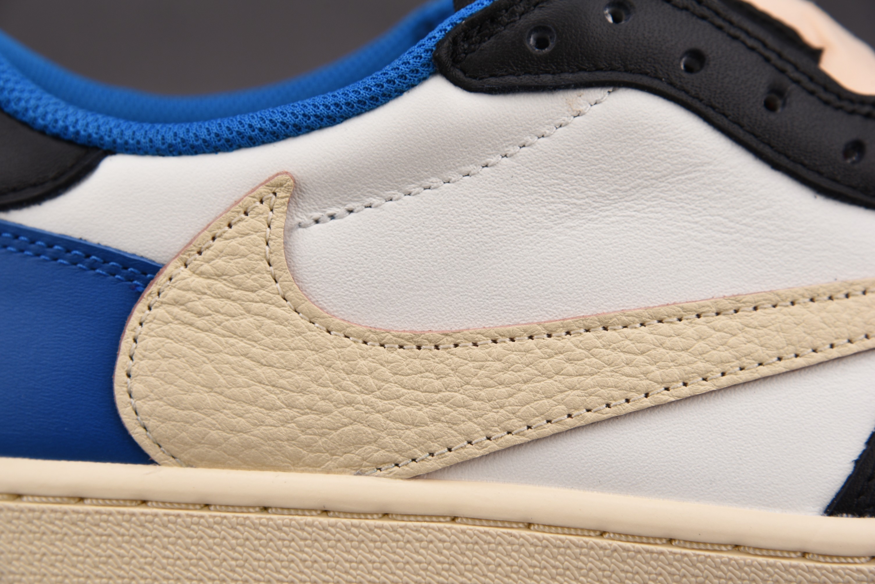 Jordan 1 Low Fragment x Travis Scott