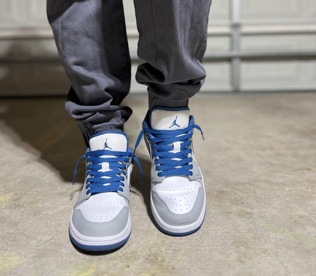 Jordan 1 Mid True Blue