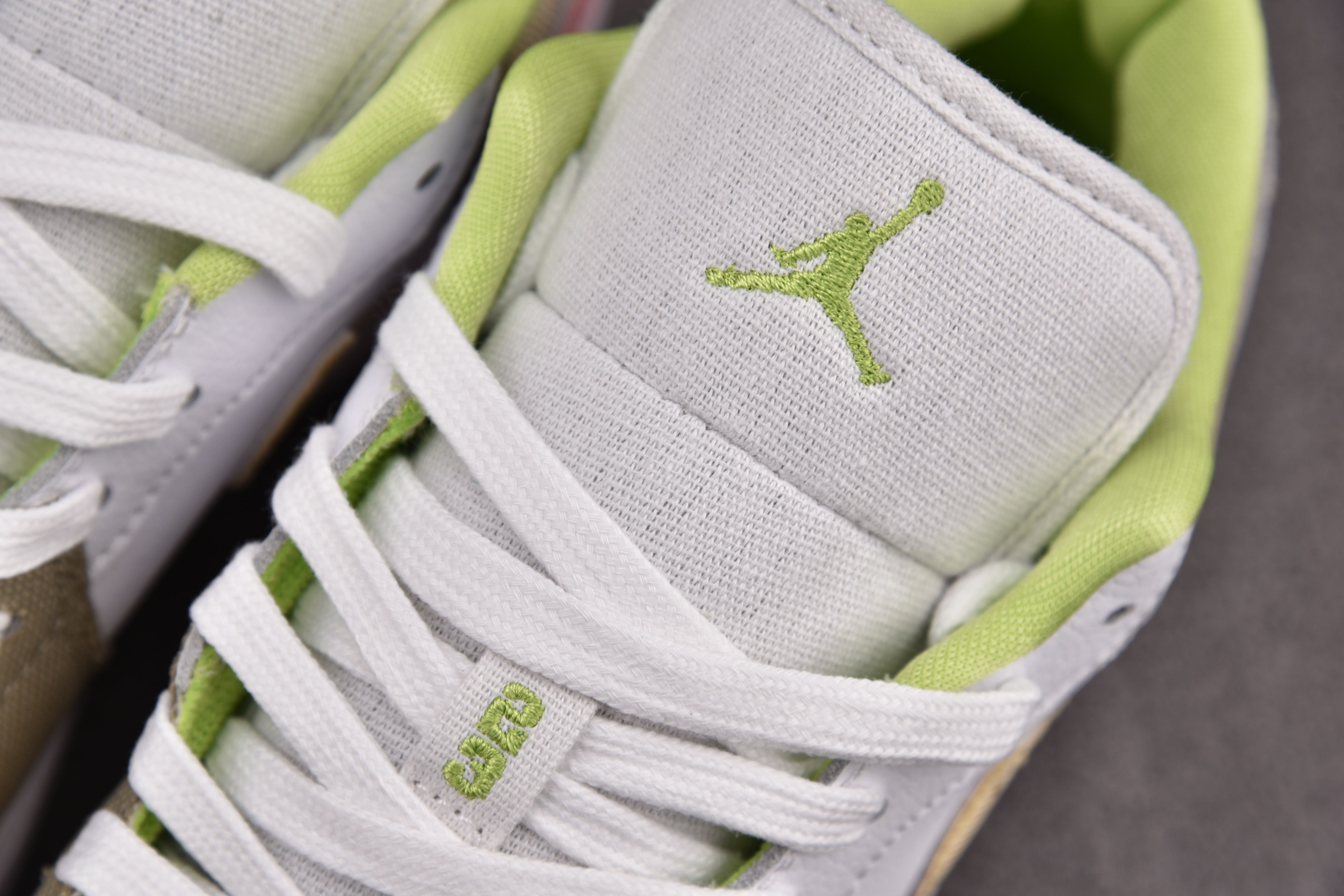 Jordan 1 Low Pastel Grind Vivid Green (GS)