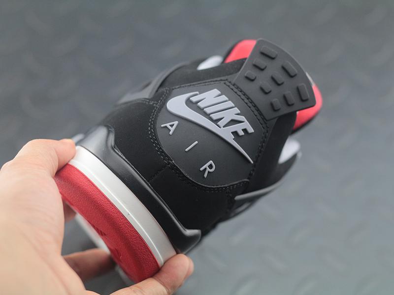 Air Jordan 4 Bred