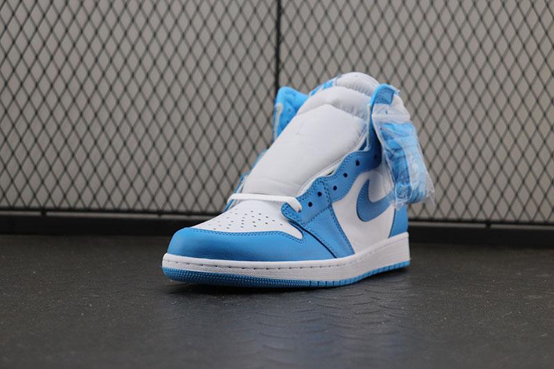 Air Jordan 1 UNC
