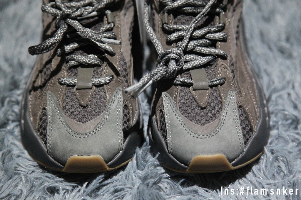 adidas Yeezy Boost 700 V2 Geode