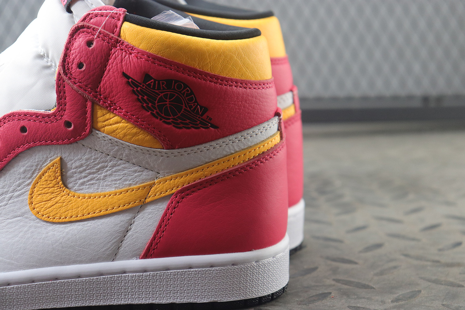 Jordan 1 Retro High OG Light Fusion Red