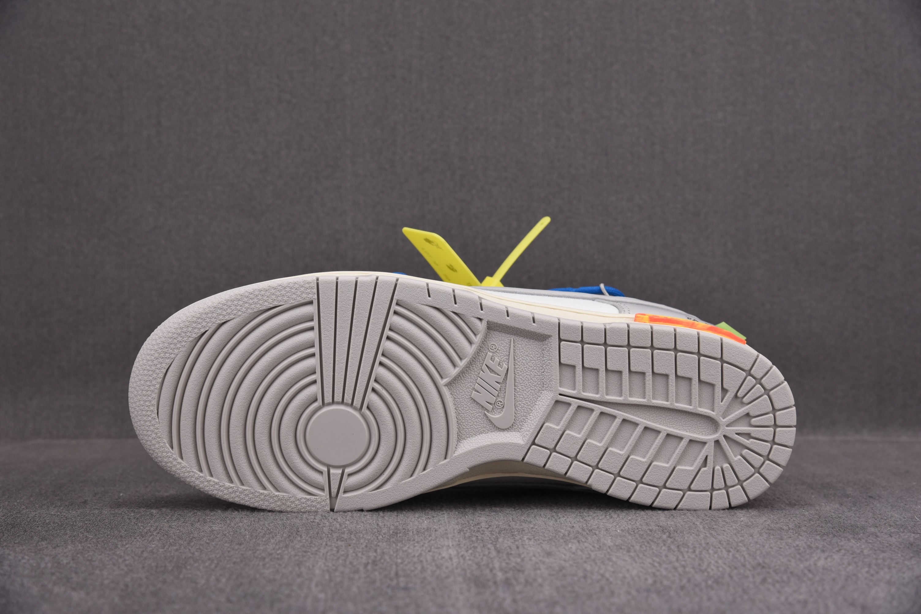 Nike Dunk Low   Lot 10