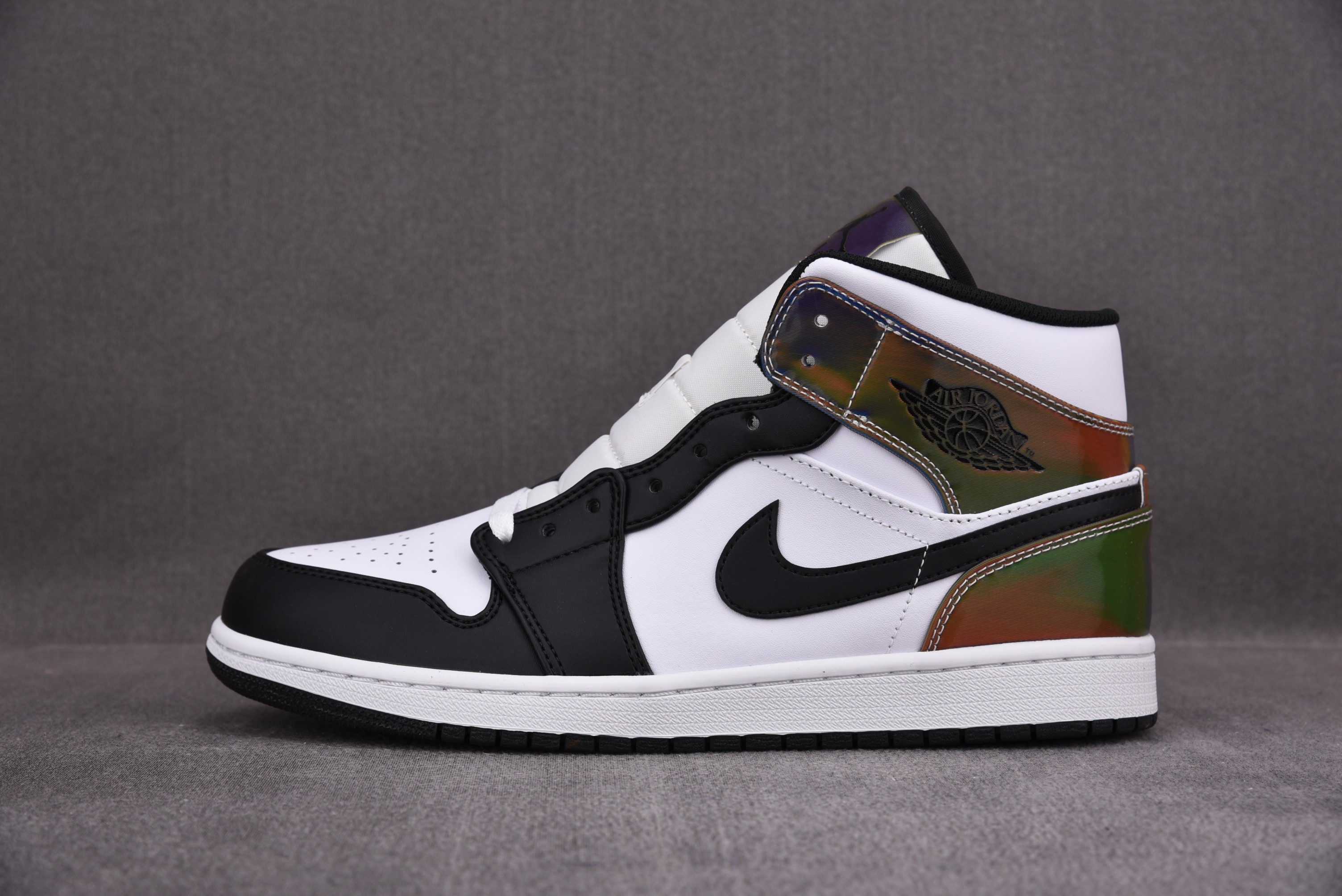 Jordan 1 Mid Heat Reactive