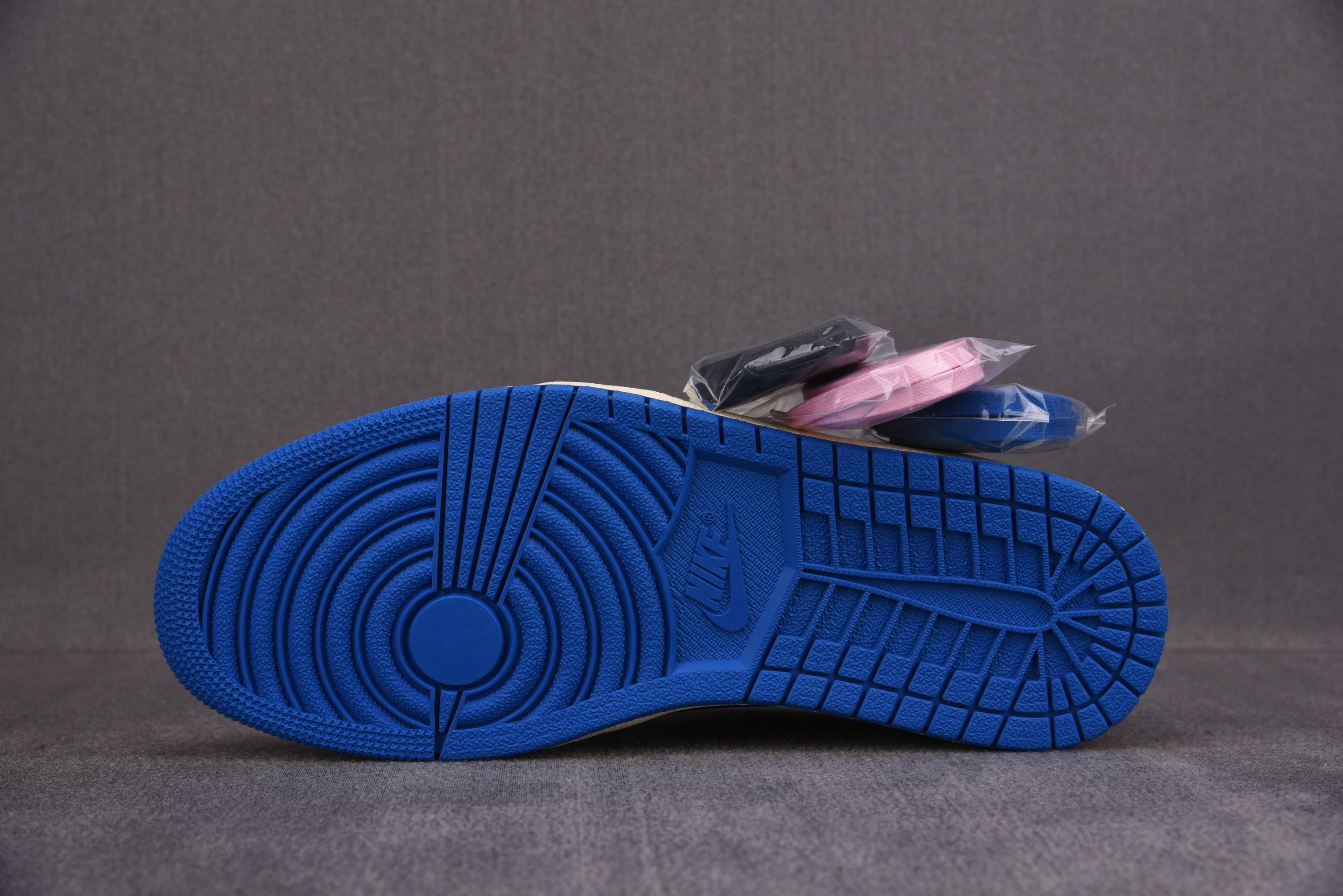 Jordan 1 Low Fragment x Travis Scott