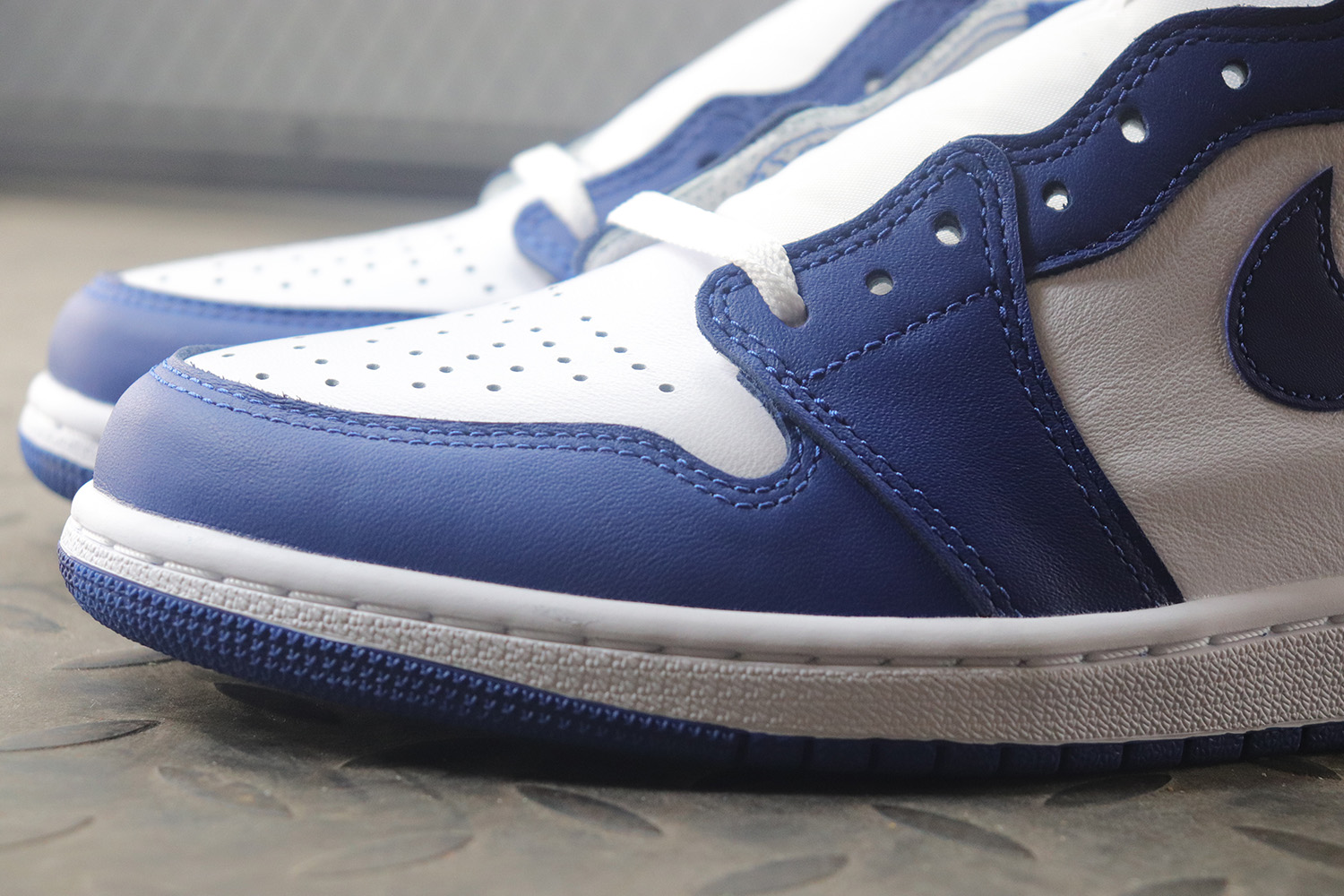 Air Jordan 1 Retro High OG Storm Blue