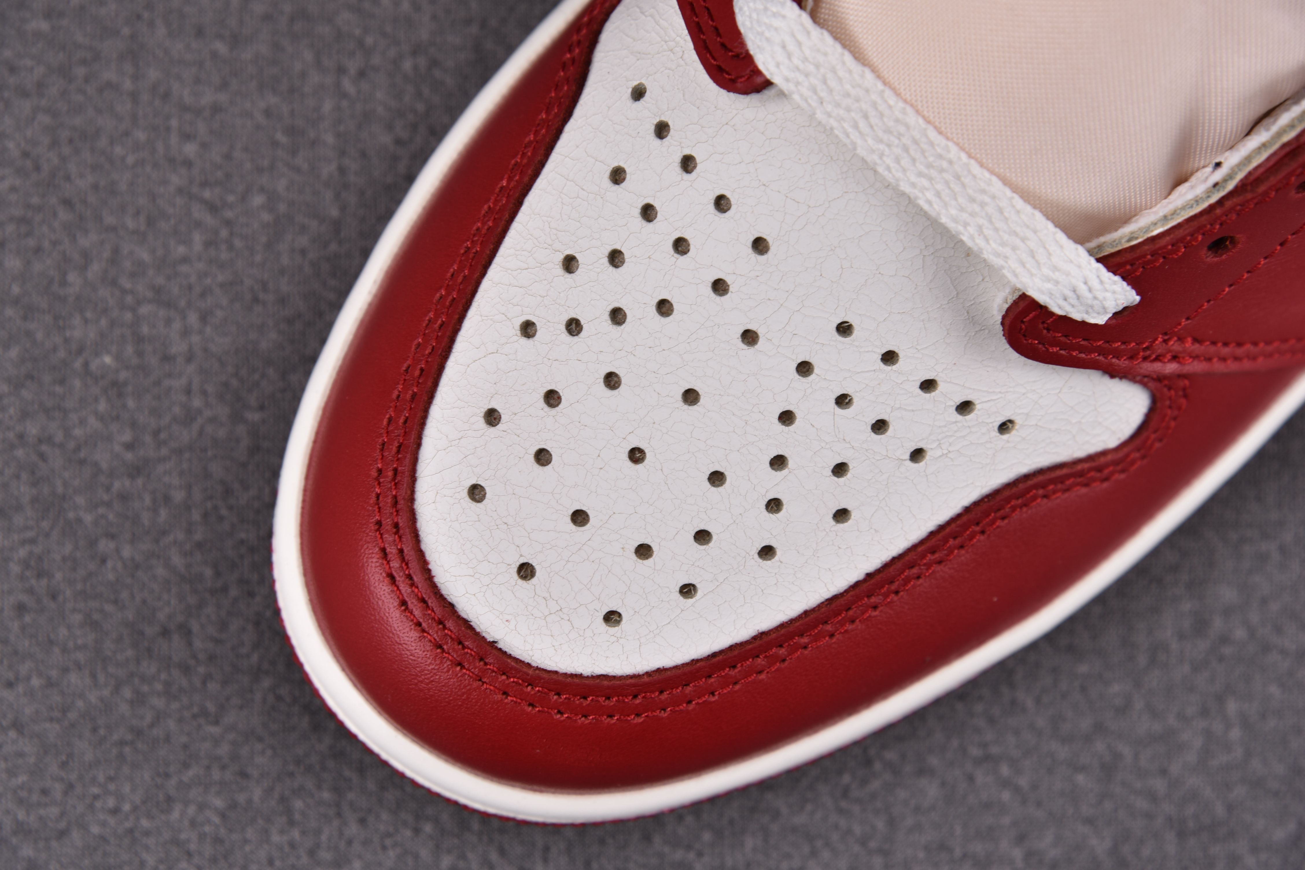 Jordan 1 Retro High OG Chicago Reimagined (Chicago Lost and Found)