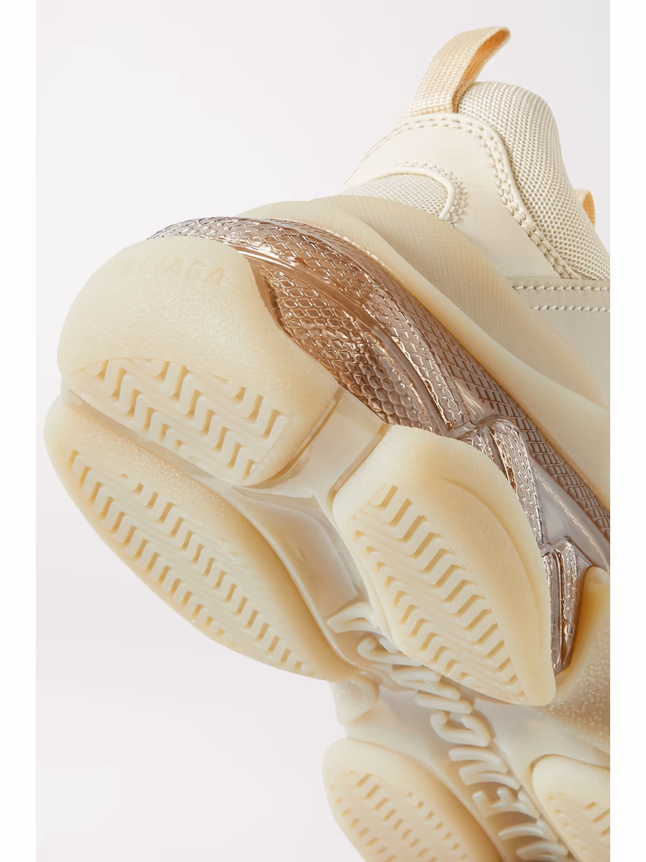 Triple S Clear Sole Logoborduurbaar Kunstleer en Mesh Sneakers Beige