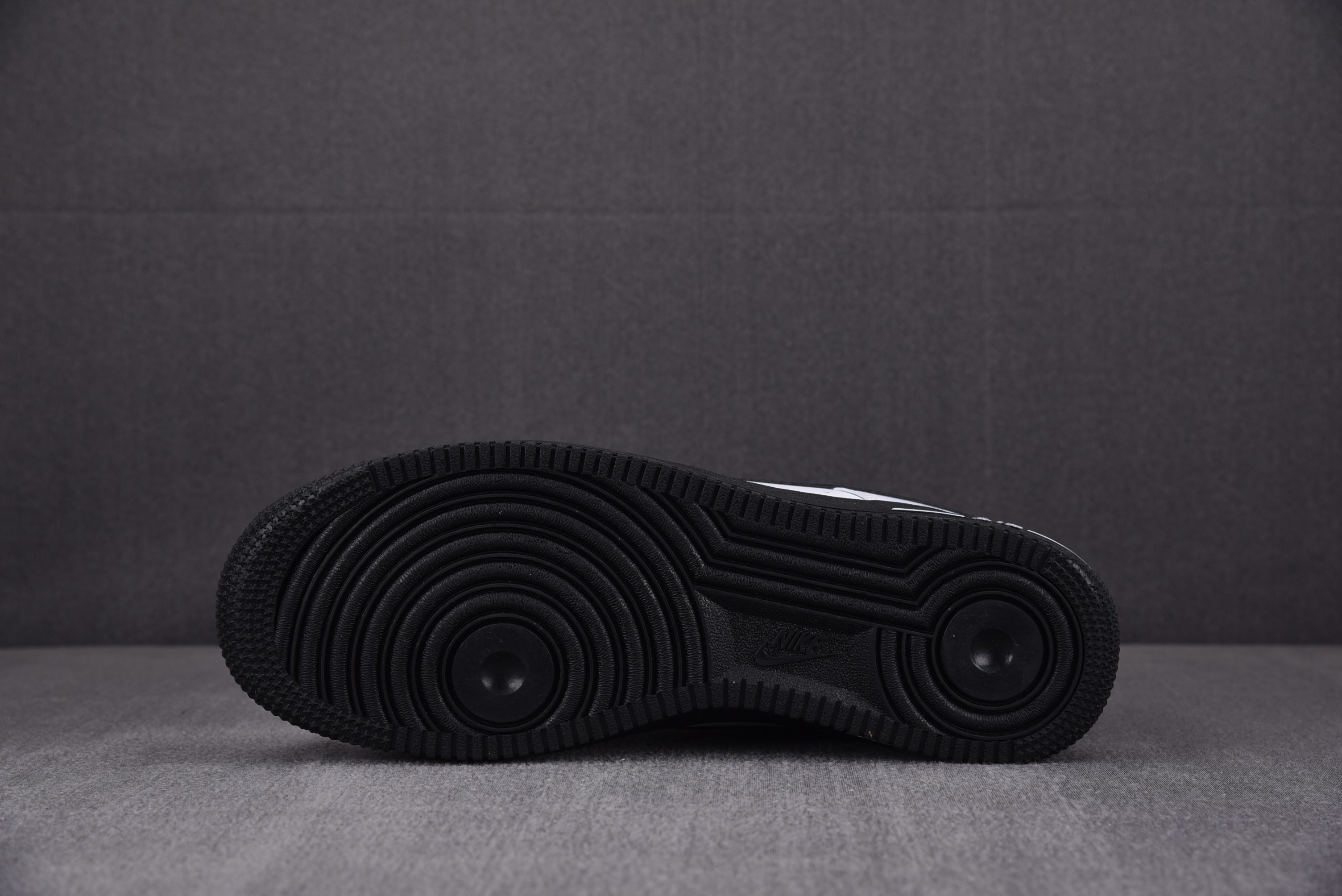 Nike Air Force 1 Low White Black Midsole