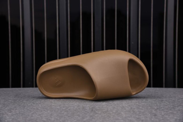 Yeezy Slide Core (One Size Smaller!!)