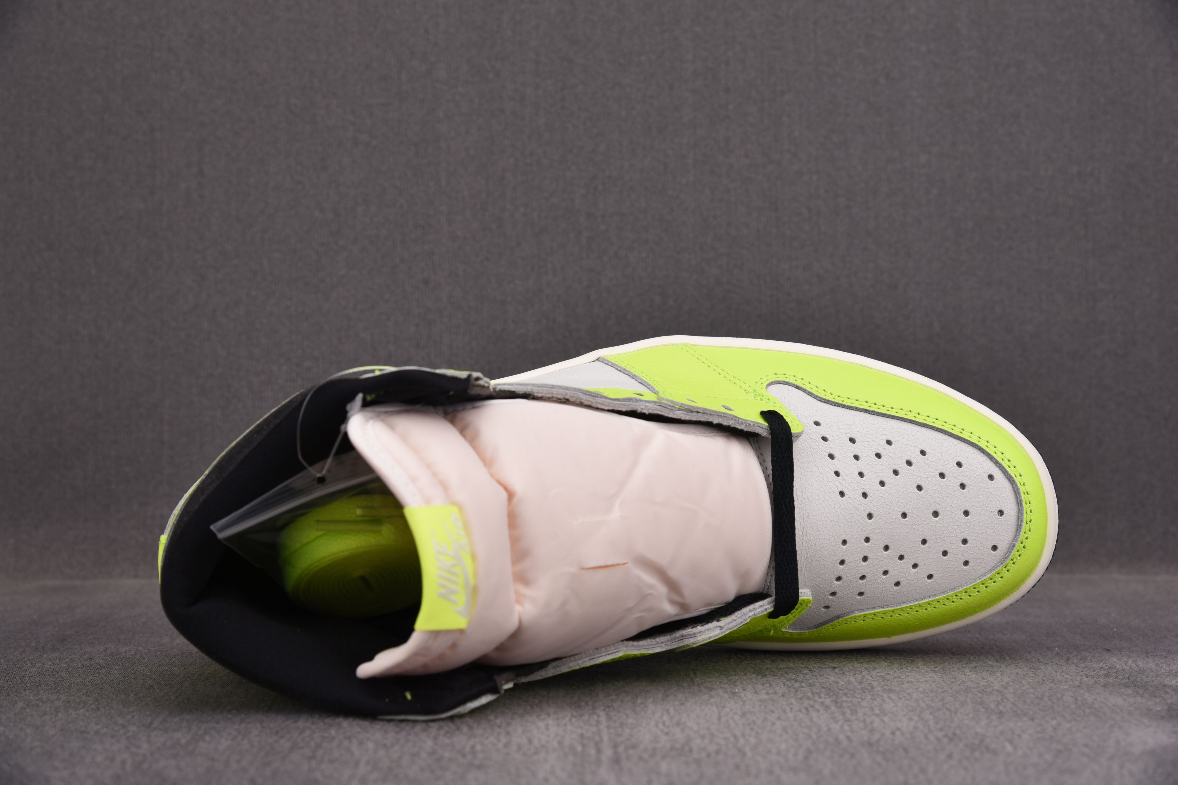 Jordan 1 High OG Visionaire