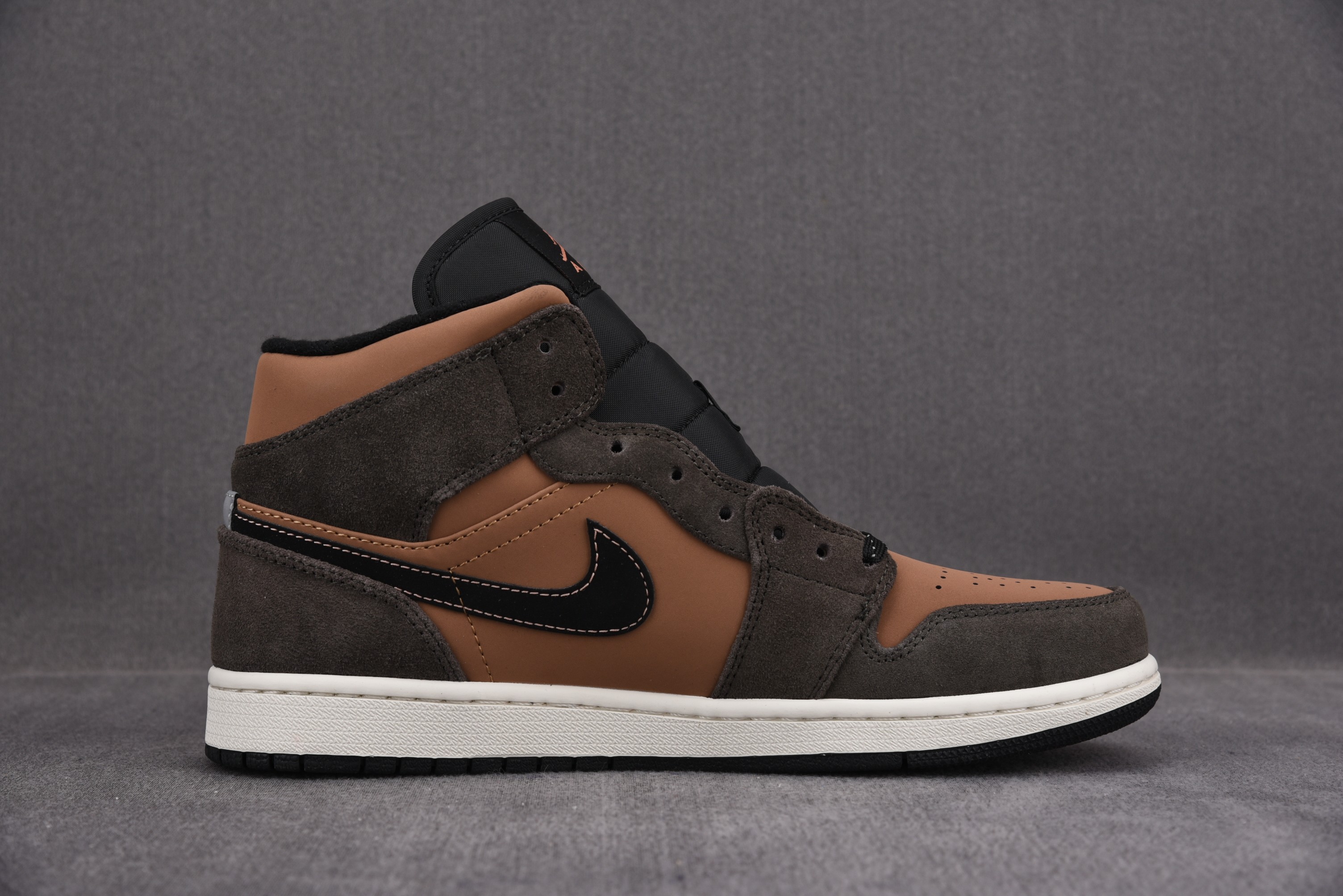 Jordan 1 Mid SE Dark Chocolate