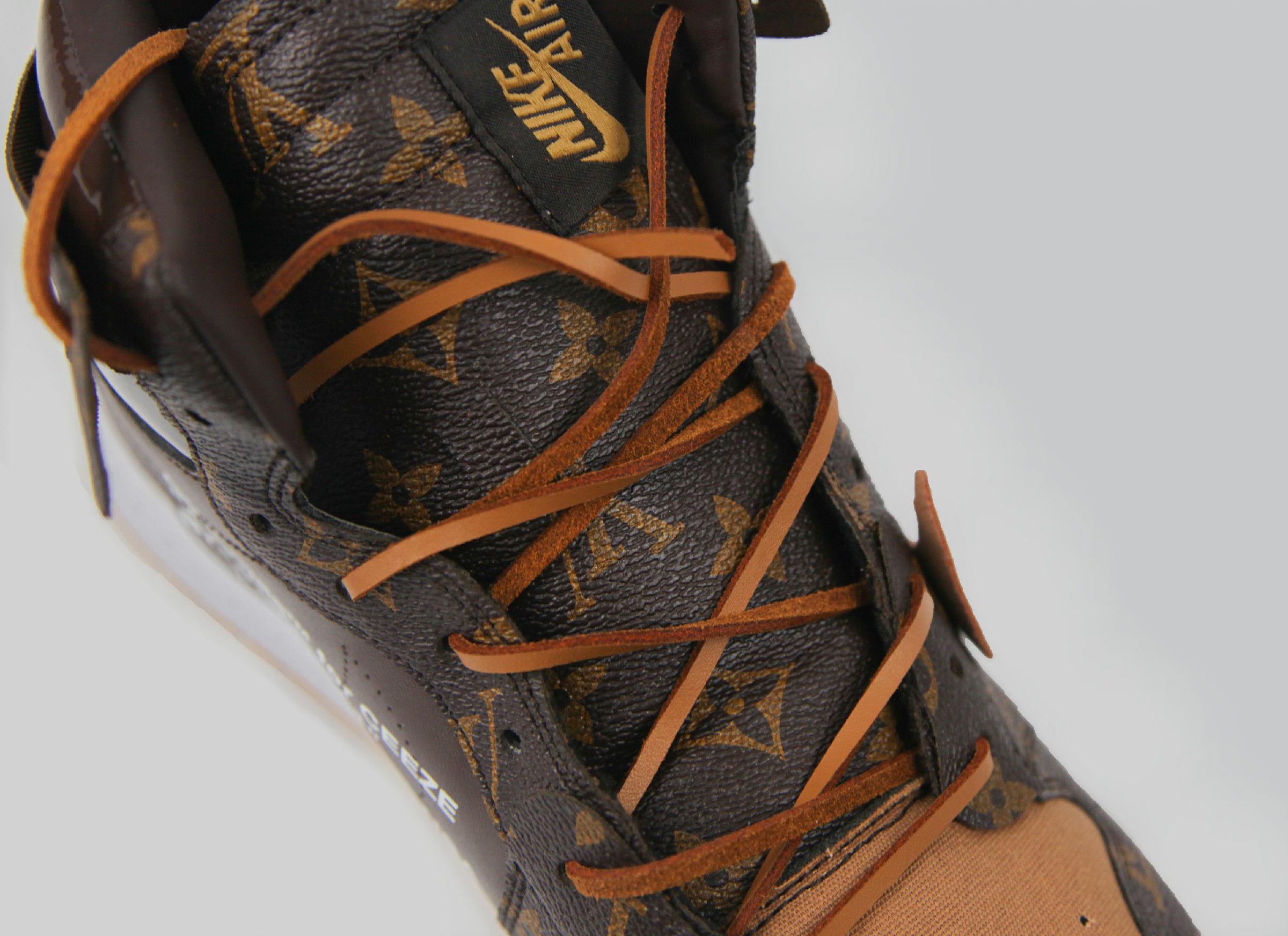 Air Jordan 1 Retro High x Louis Vuitton (Custom)