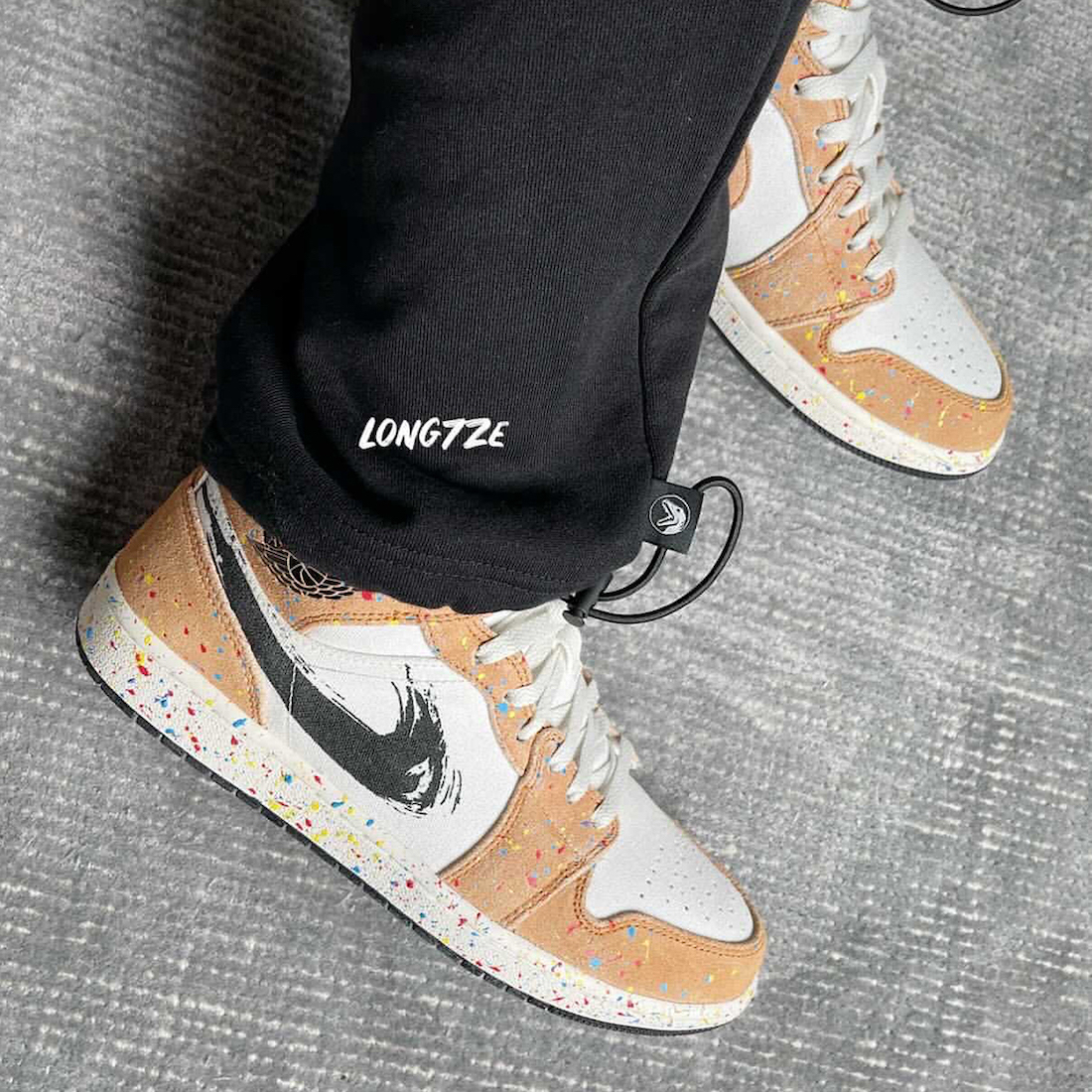 Jordan 1 Mid SE Brushstroke