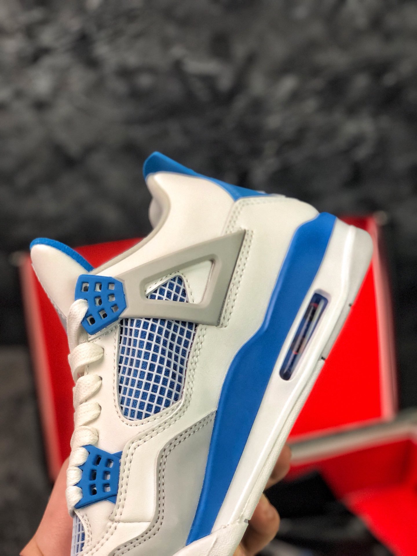 Air Jordan 4 OG Military Blue