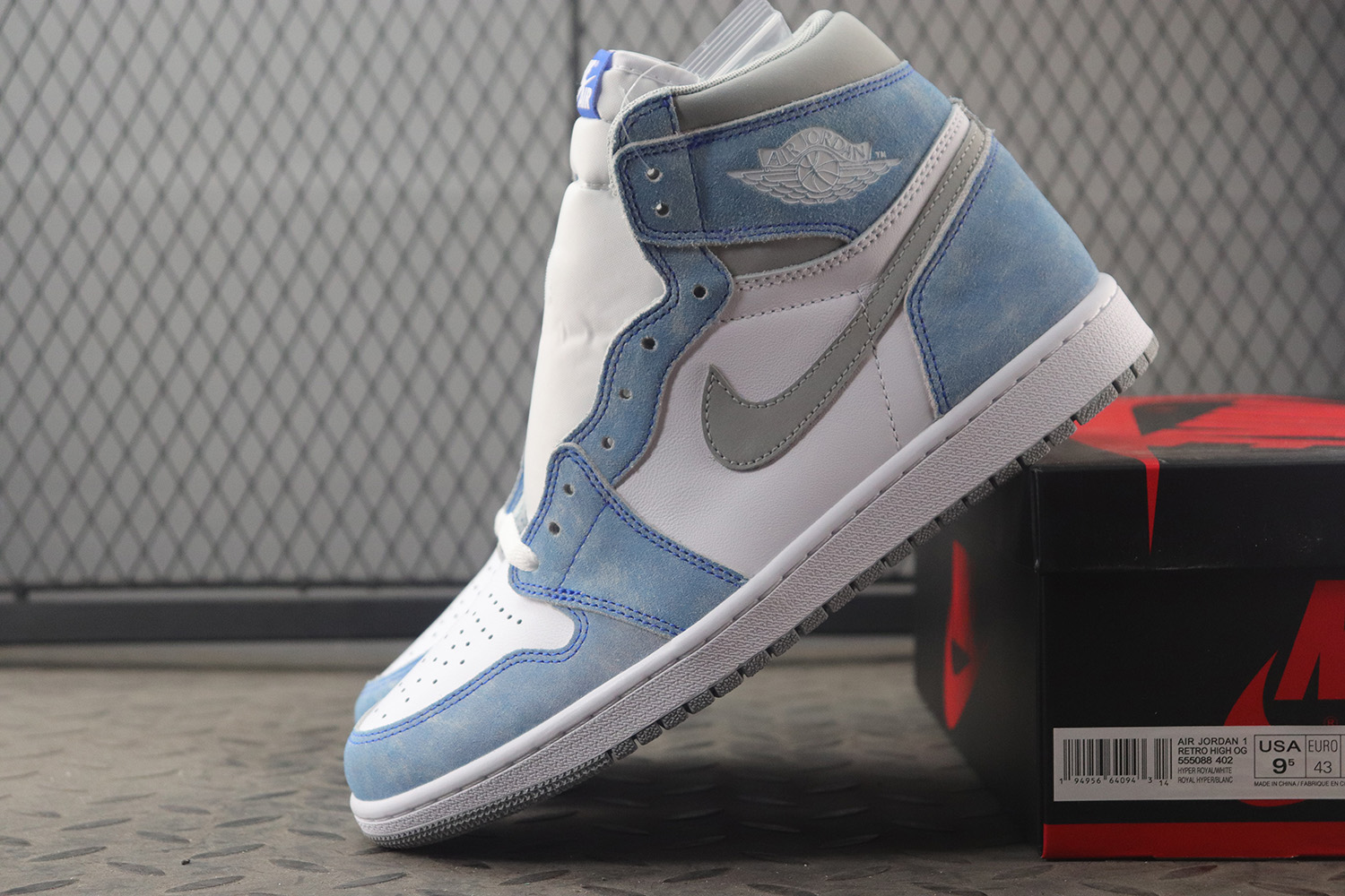 Jordan 1 Retro High OG Hyper Royal