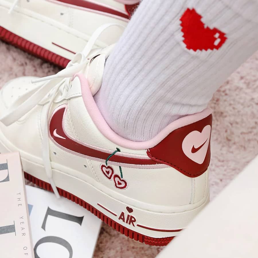 Nike Air Force 1 Low ValentineÕs Day (2023)
