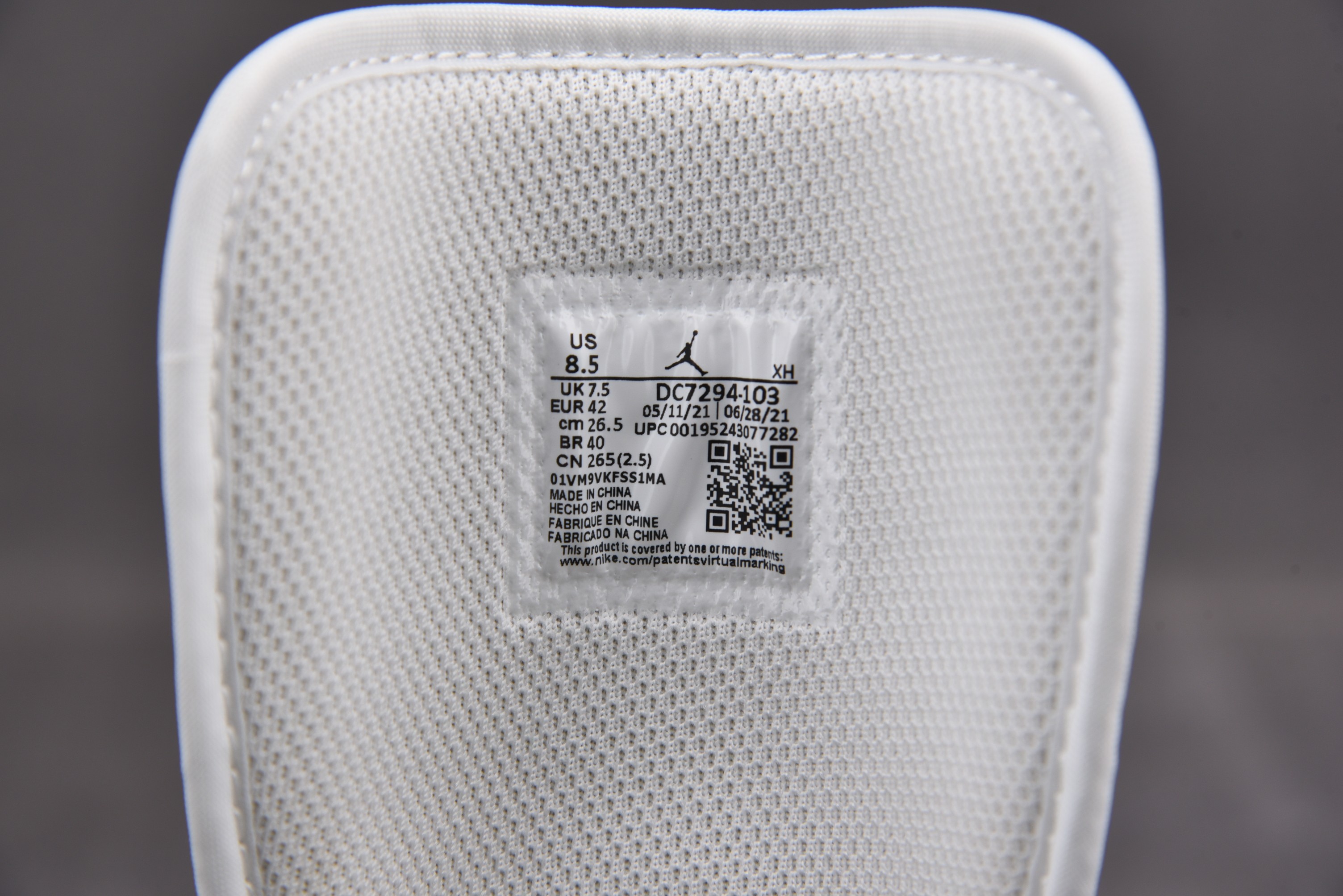 Jordan 1 Mid SE Grey Green