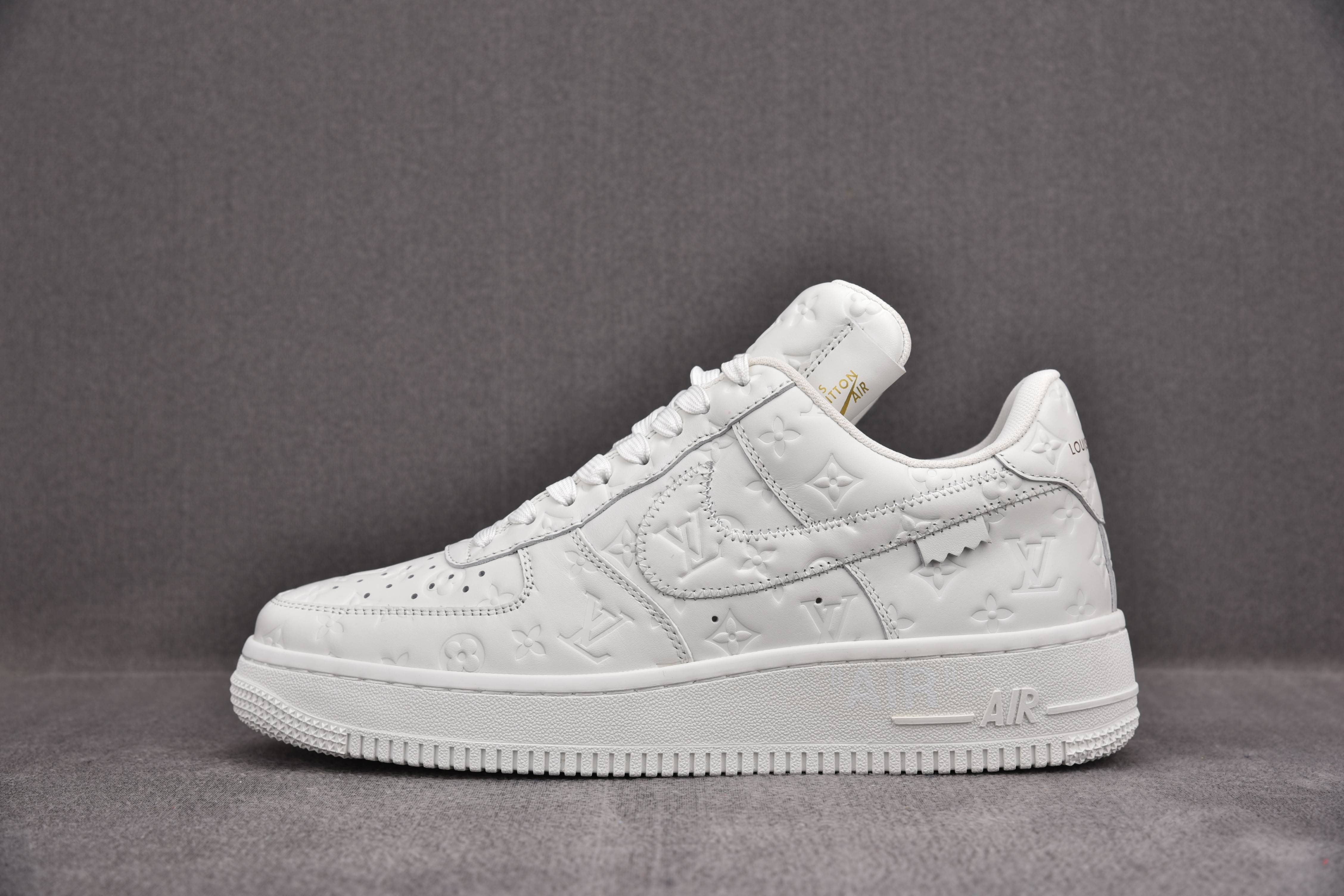 Nike Air Force 1 Low Louis Vuitton   Monogram Triple White (Be careful about the size!!)