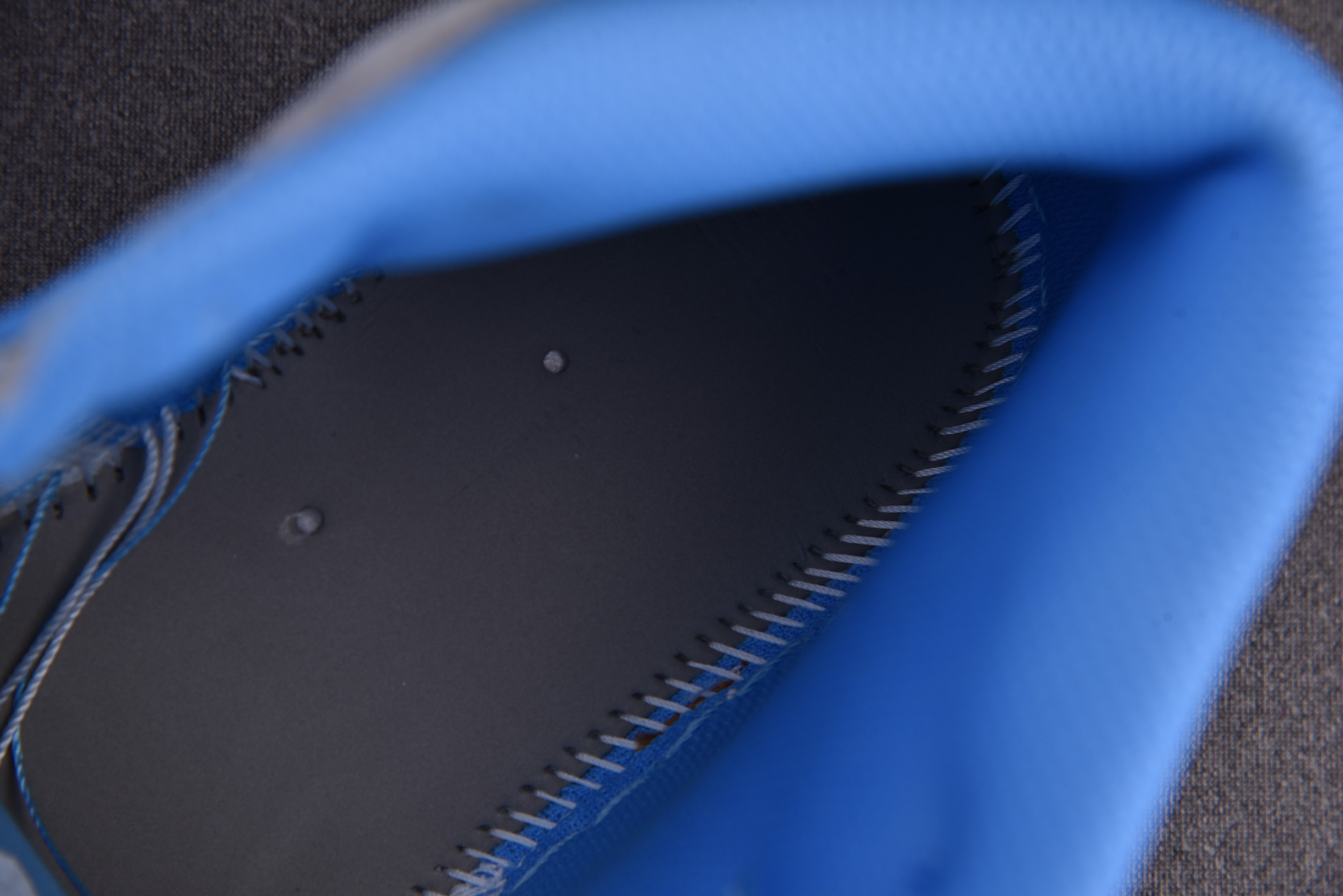 Jordan 1 Mid University Blue Grey