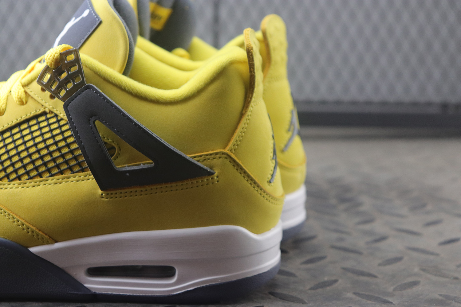 Jordan 4 Retro Lightning