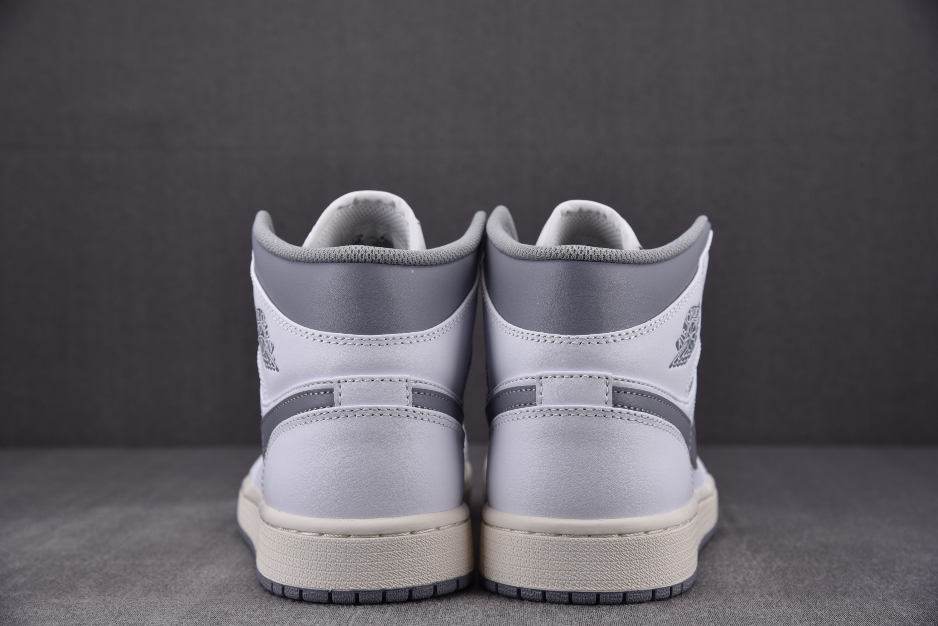 Air Jordan 1 Mid Neutral Grey