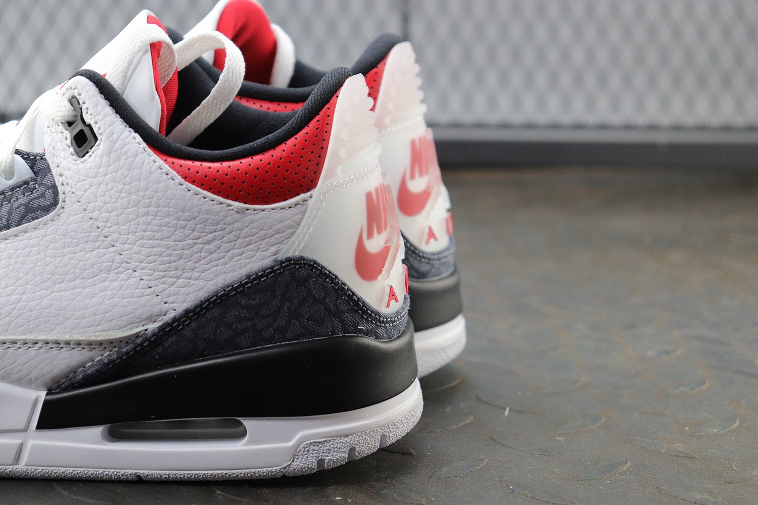 Jordan 3 Retro SE Fire Red Denim