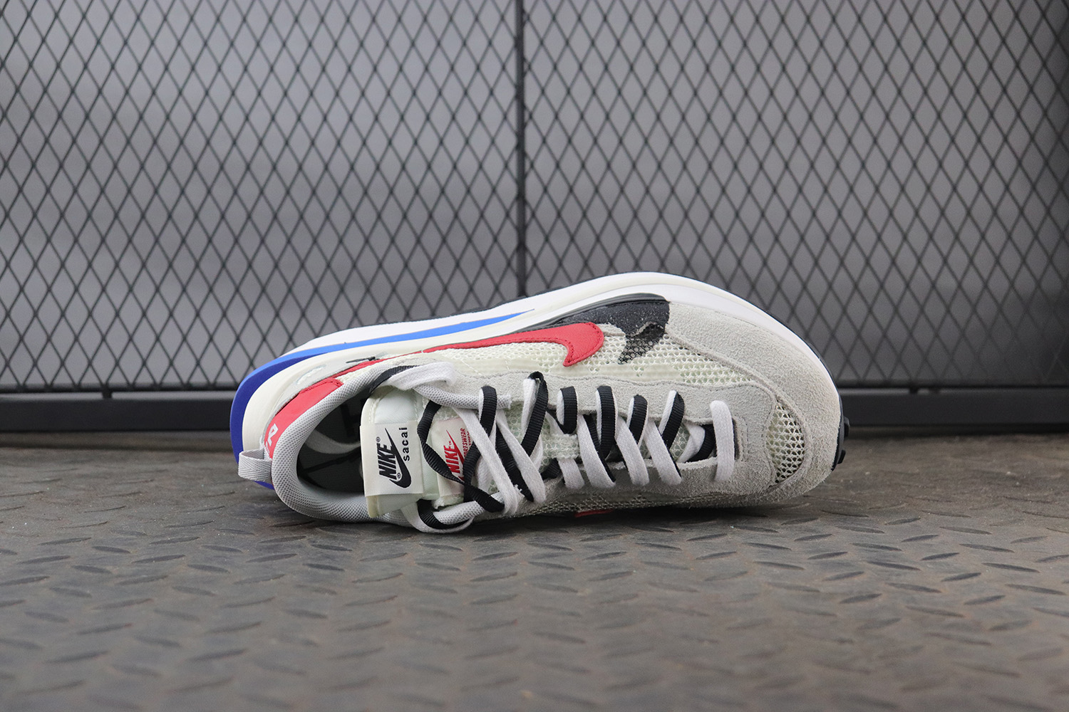 Nike VaporWaffle Sacai Sport Fuchsia