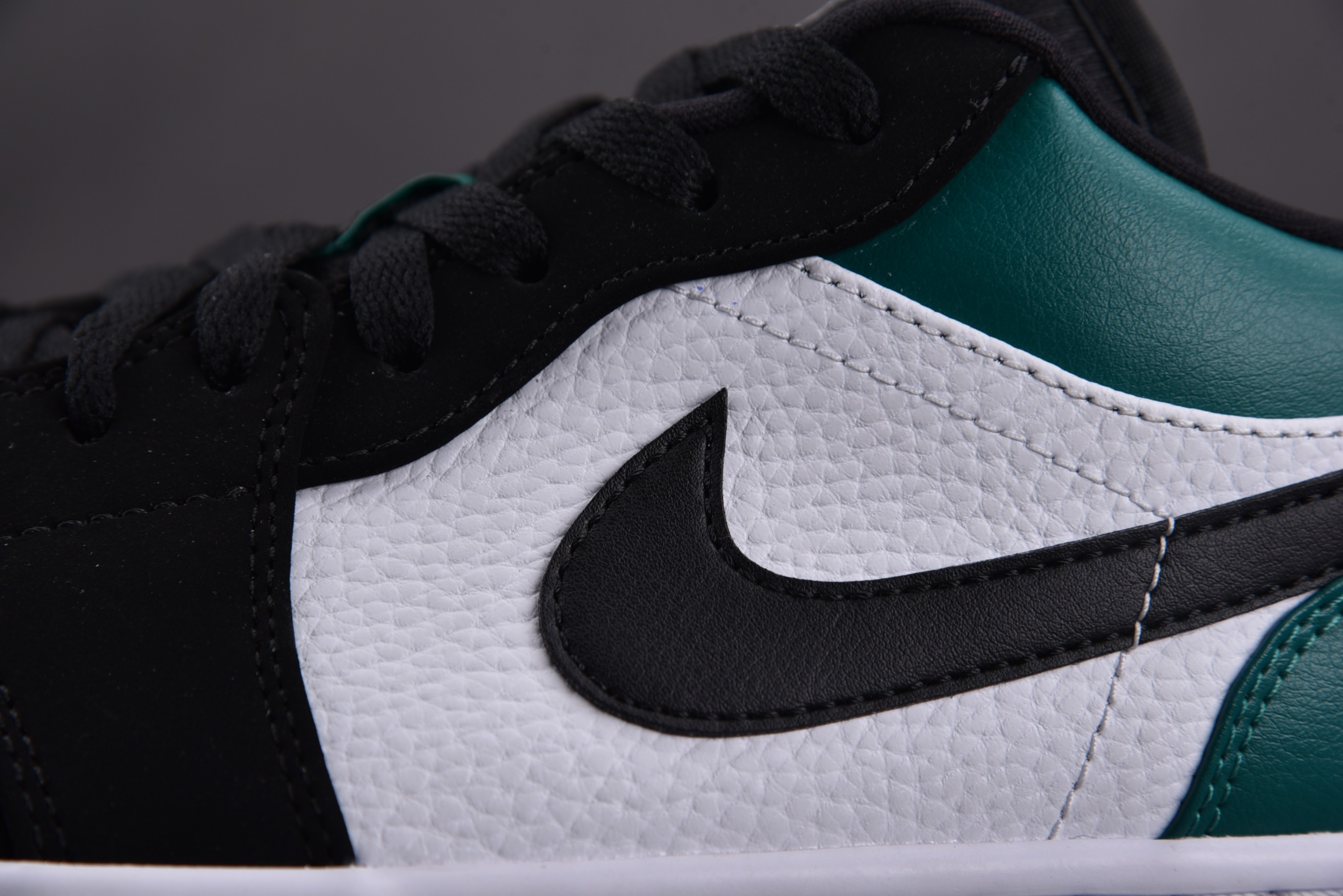 Jordan 1 Low White Black Mystic Green