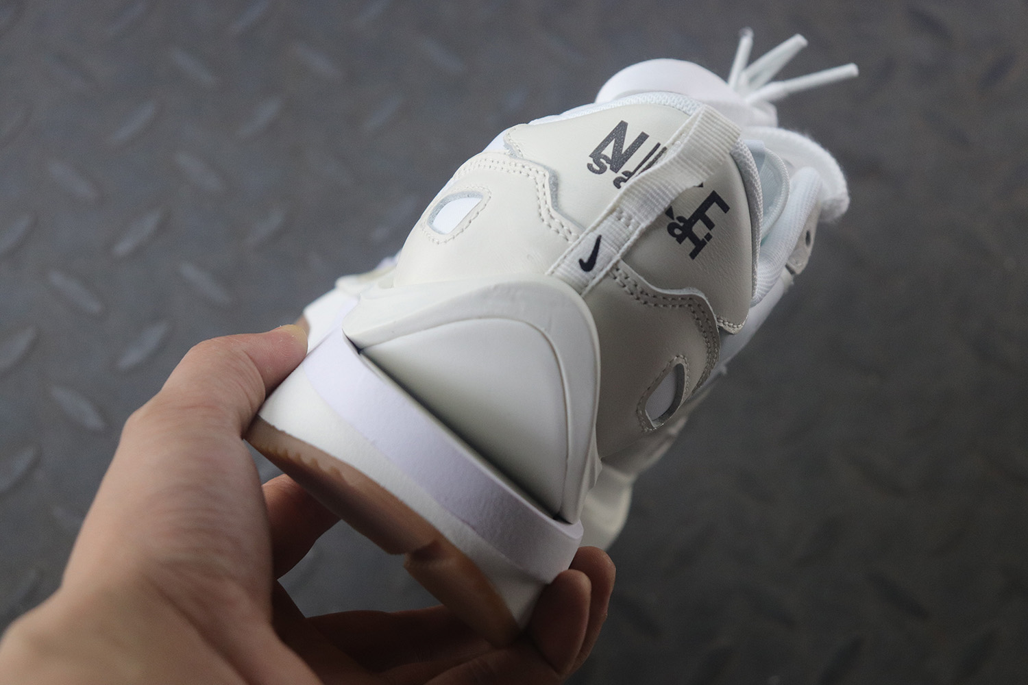 Nike Vaporwaffle Sacai Sail Gum