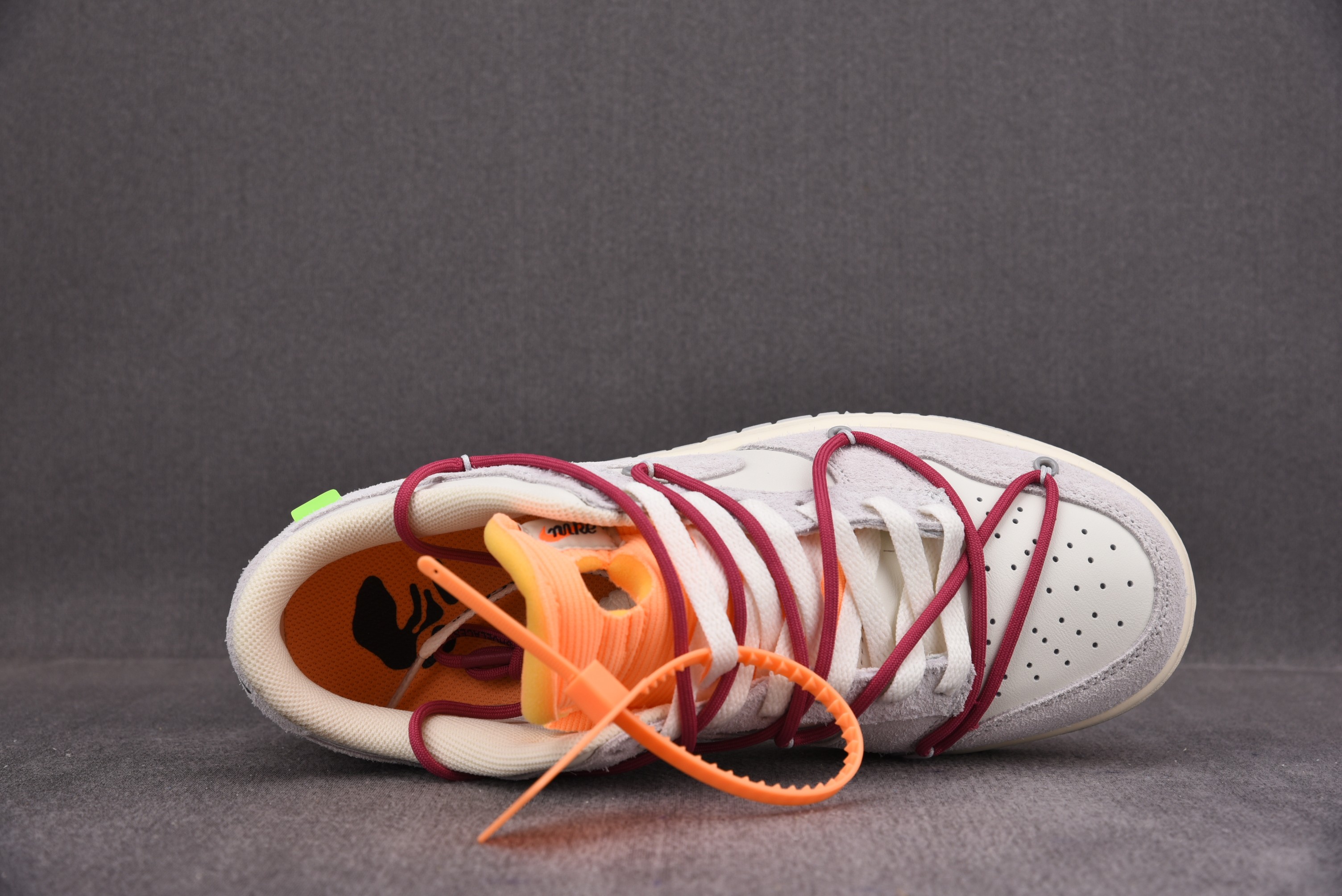 Nike Dunk Low   Lot 35