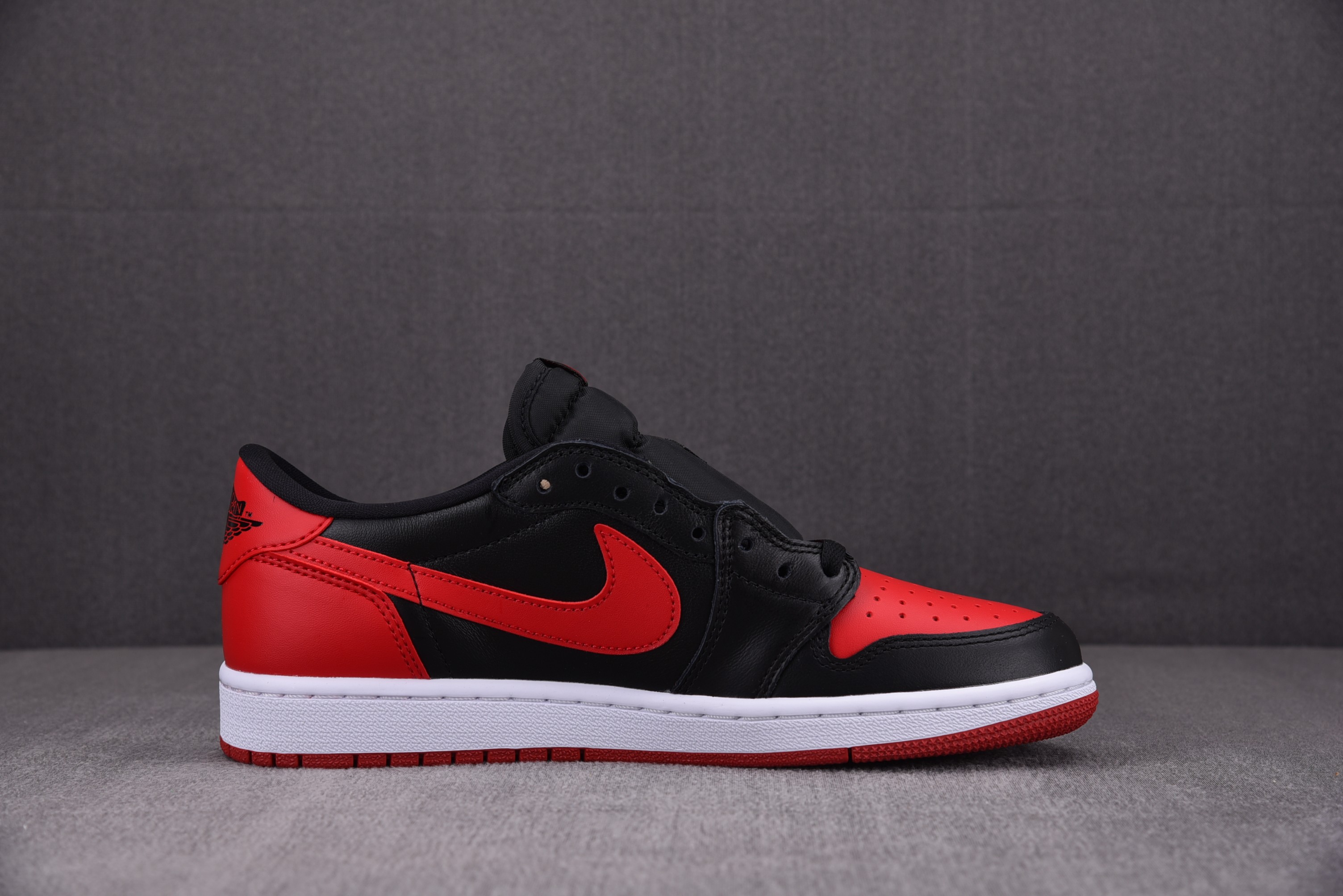 Jordan 1 Retro Low Bred (2015)