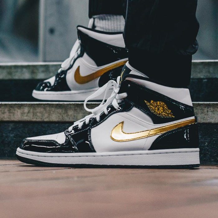 Jordan 1 Mid Patent Black White Gold