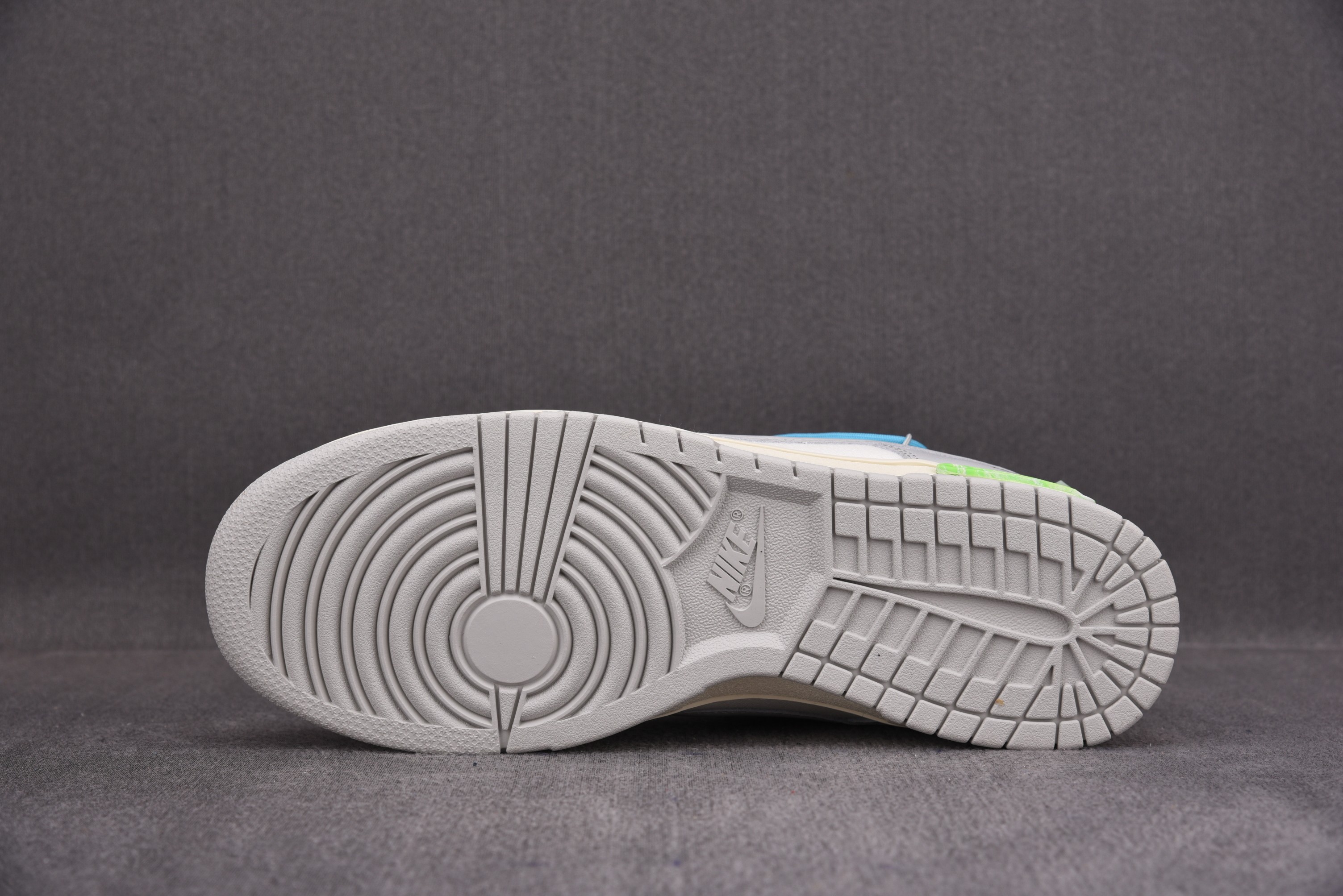 Nike Dunk Low   Lot 2