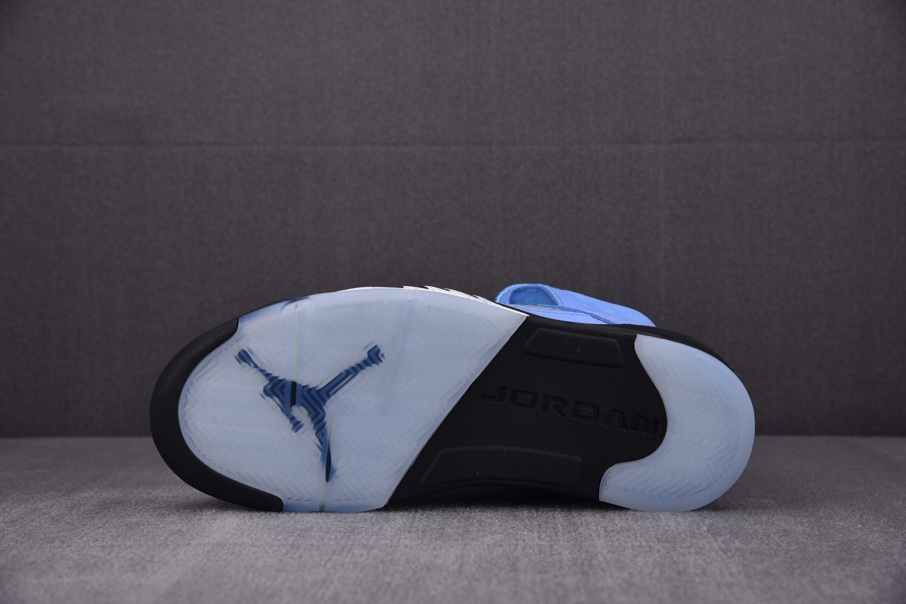 Jordan 5 UNC University Blue