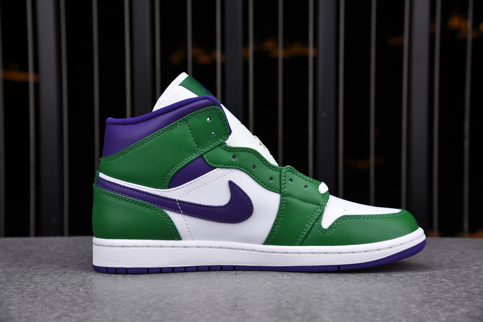 Jordan 1 Mid Incredible Hulk