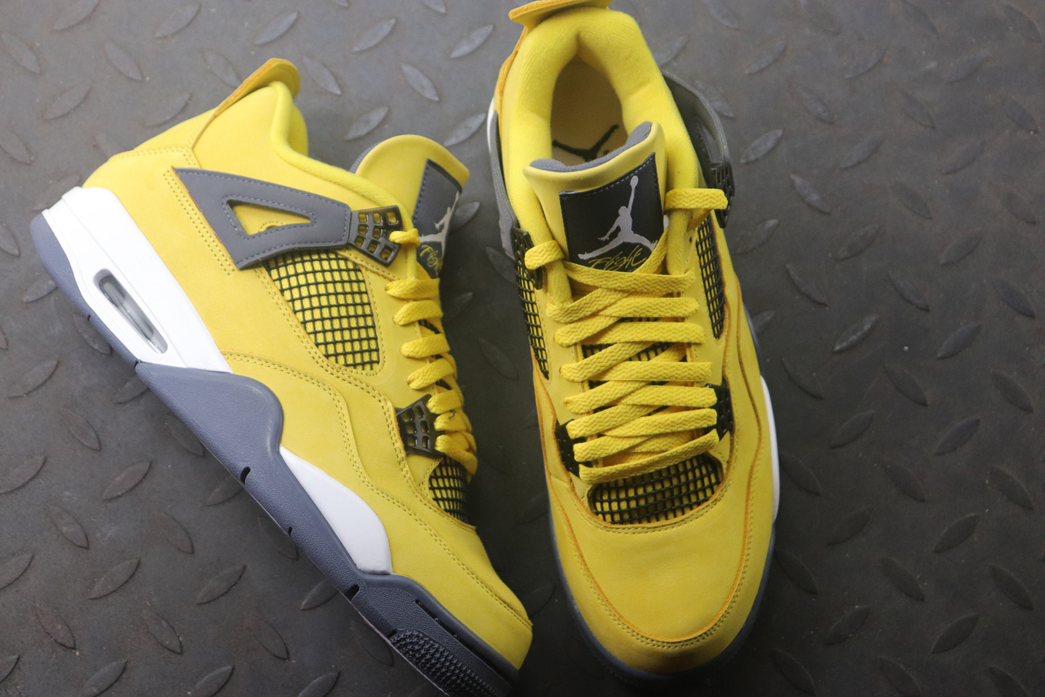 Jordan 4 Retro Lightning