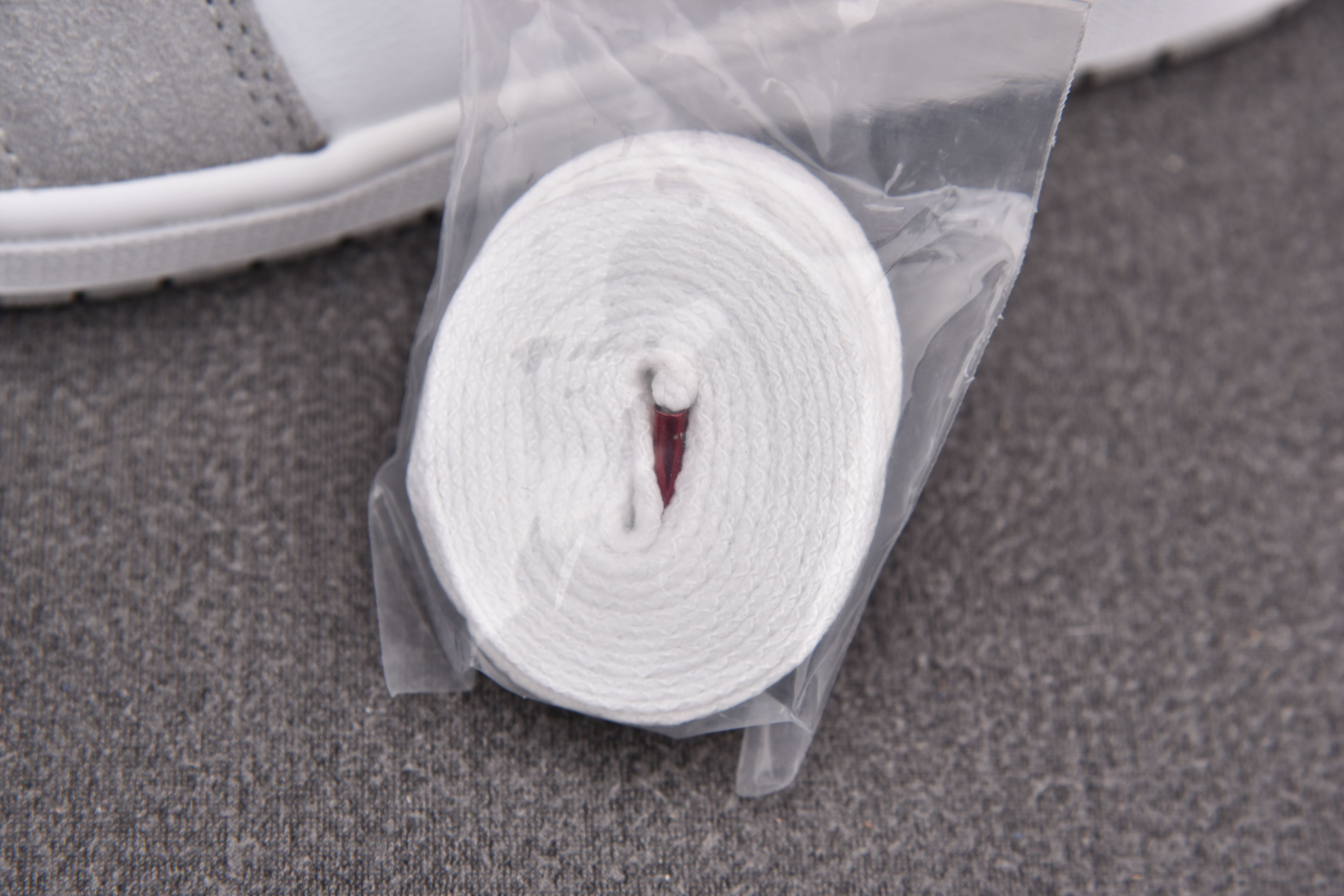 Jordan 1 Low SE Light Smoke Grey Gym Red